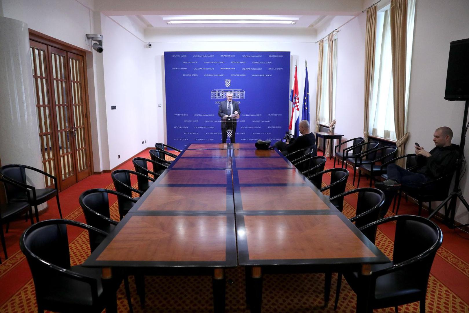 Saborski izvjestitelji u srijedu se nisu odazvali na konferenciju za novinare koju je sazvao neovisni zastupnik Željko Glasnović na temu "Nacionalna sigurnost".