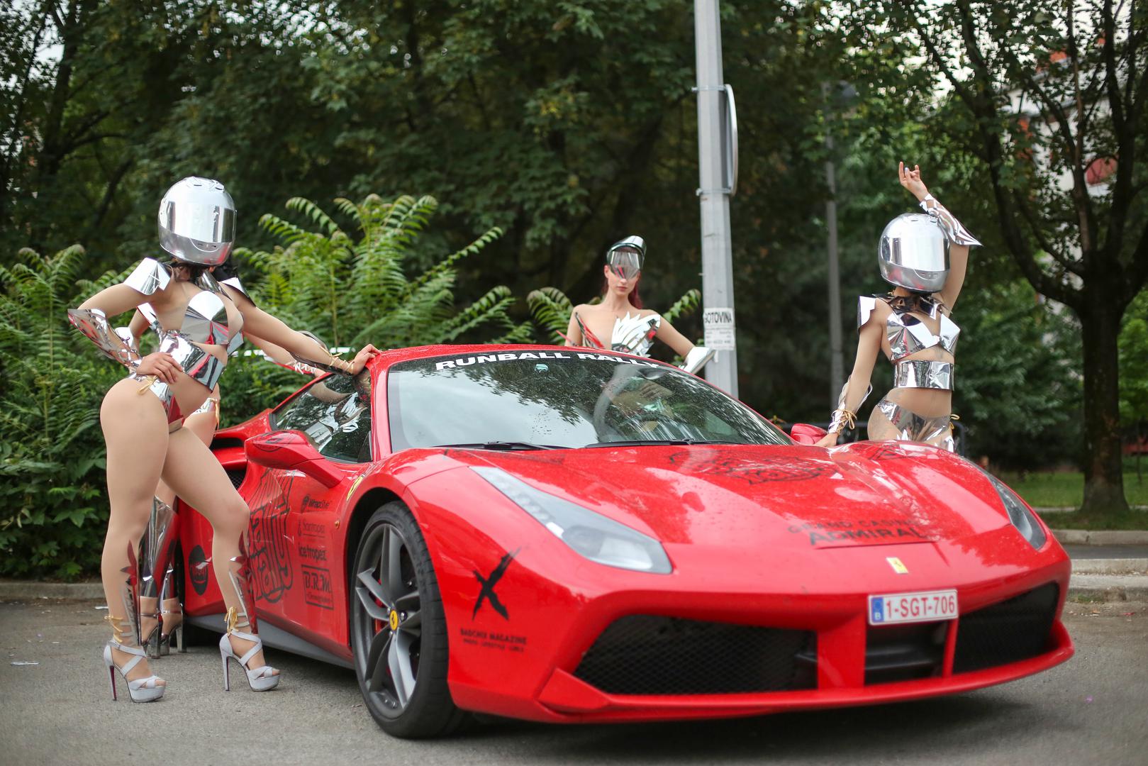 Četrdeset atraktivnih sportskih automobila poput Ferrarija i Porschea mogli su vidjeti Zagrepčani danas na parkiralištu Grand Casina Admiral u Vrbanima