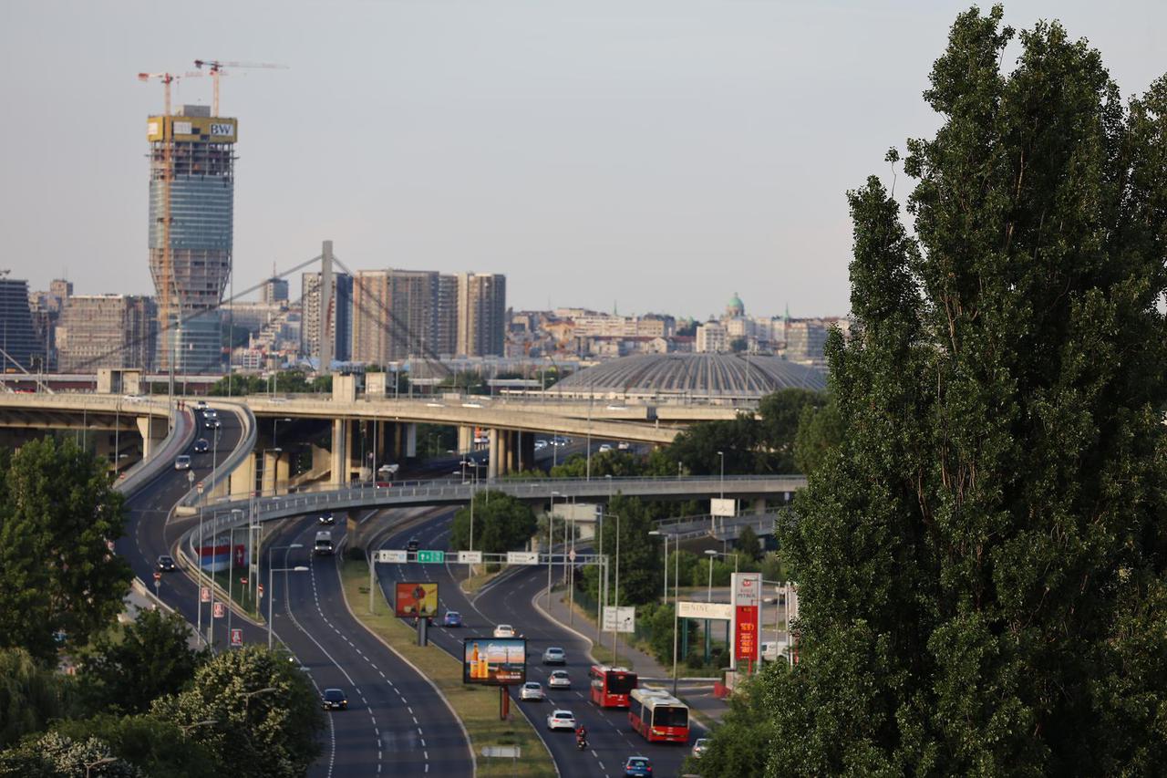 Pogled na Beograd sa terase trgovačkog centra Ada Mall