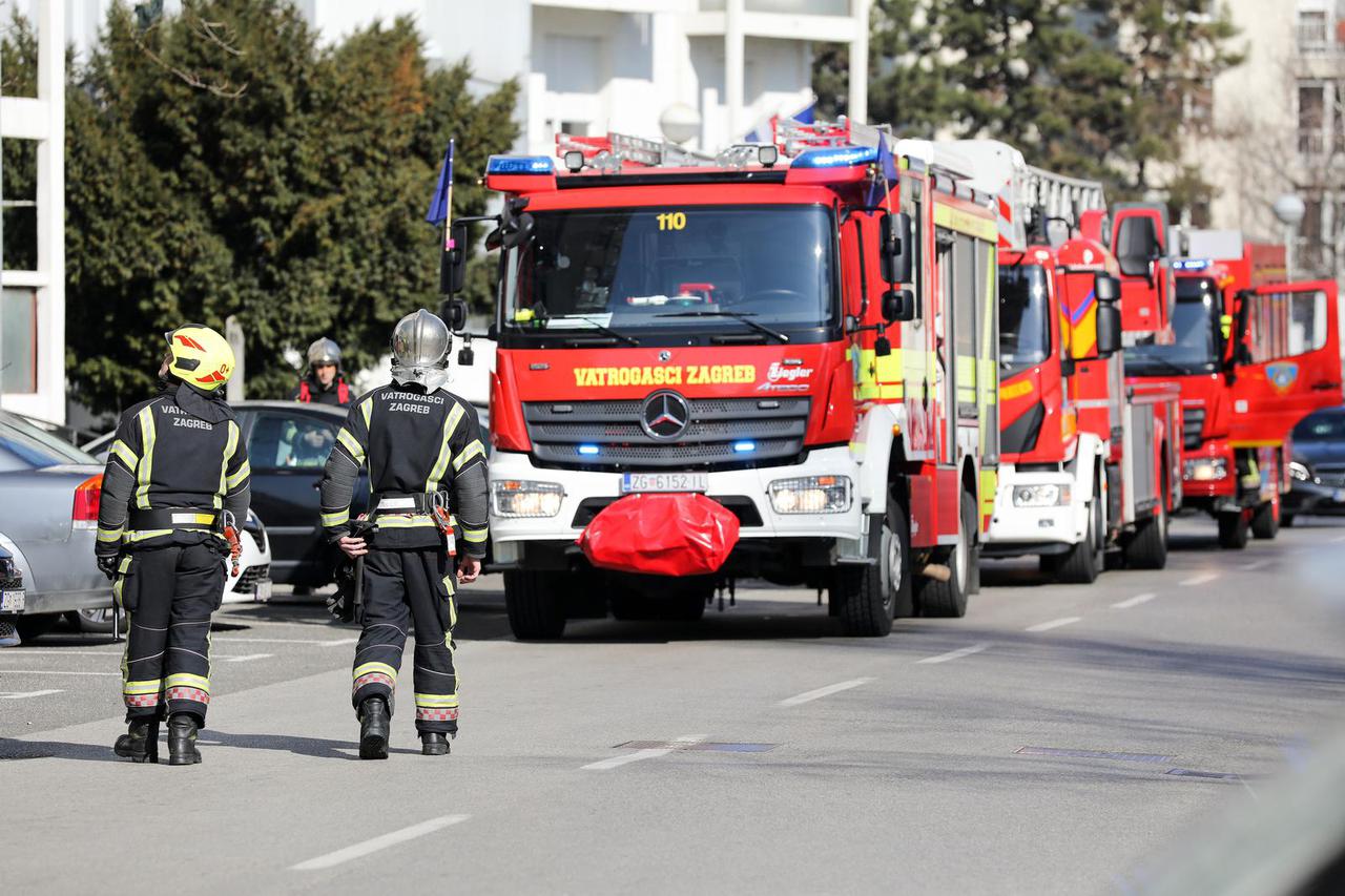 Zagreb: Intervencija vatrogasaca u Veslačkoj ulici