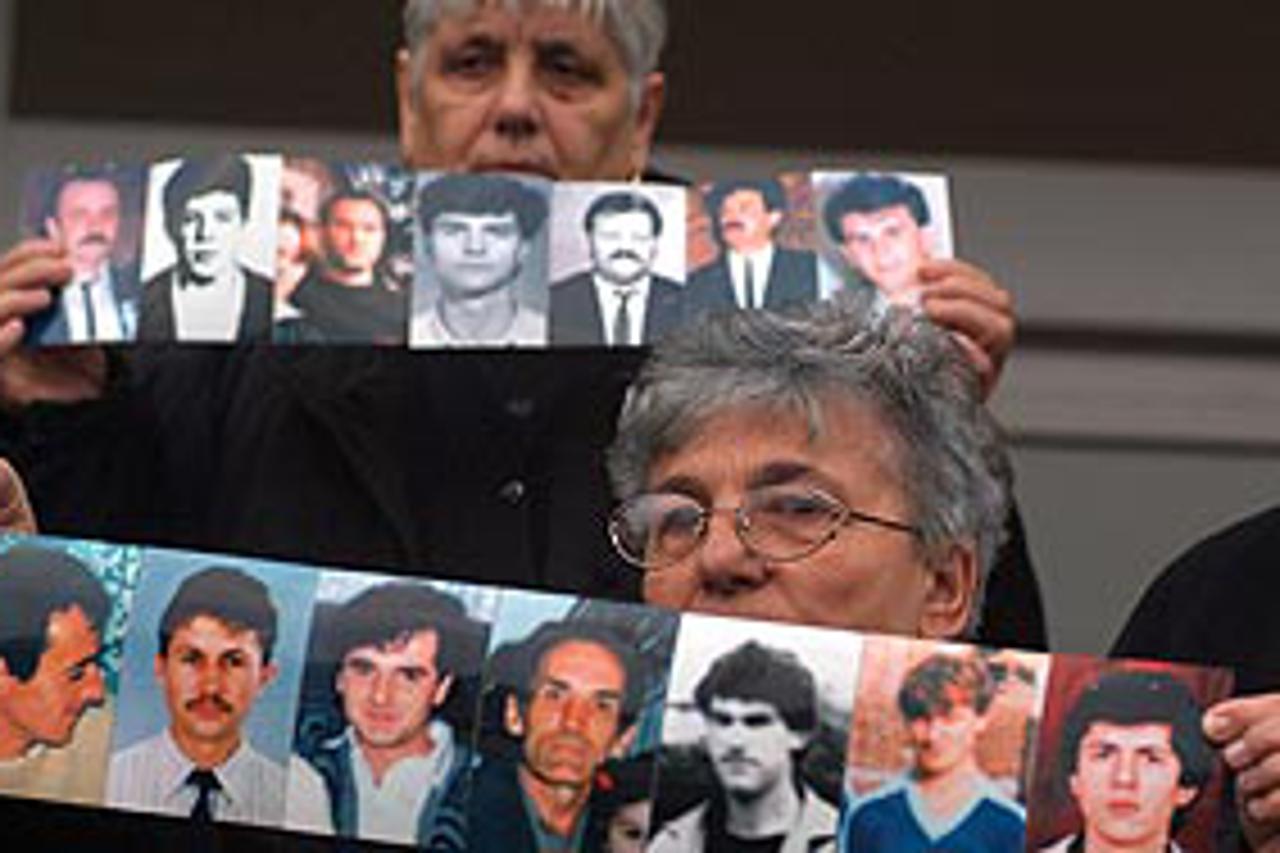 Vukovarci još uvijek tragaju za 69 nestalih nakon masakra na Ovčari