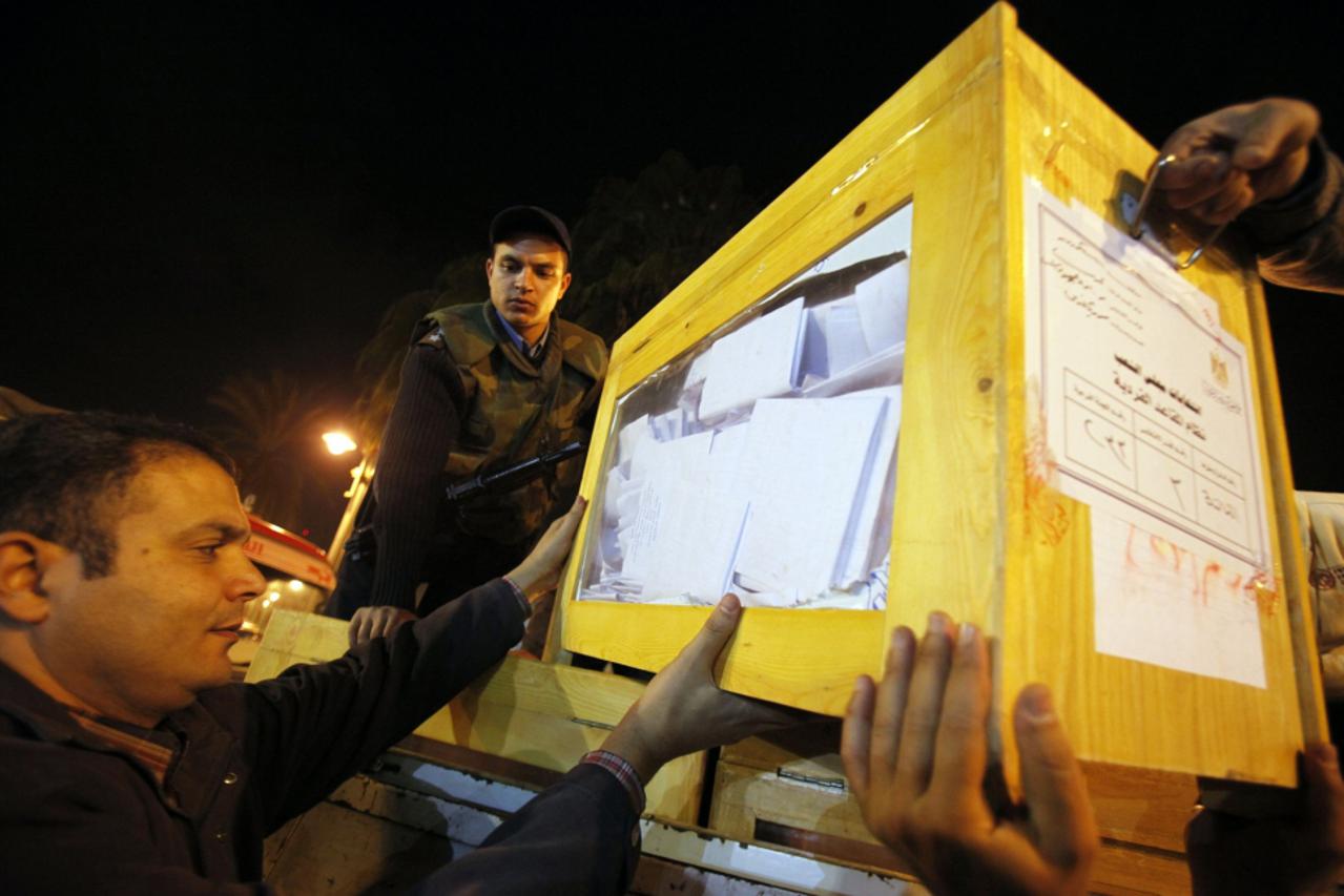 izbori, egipat, glasačke kutije (1)