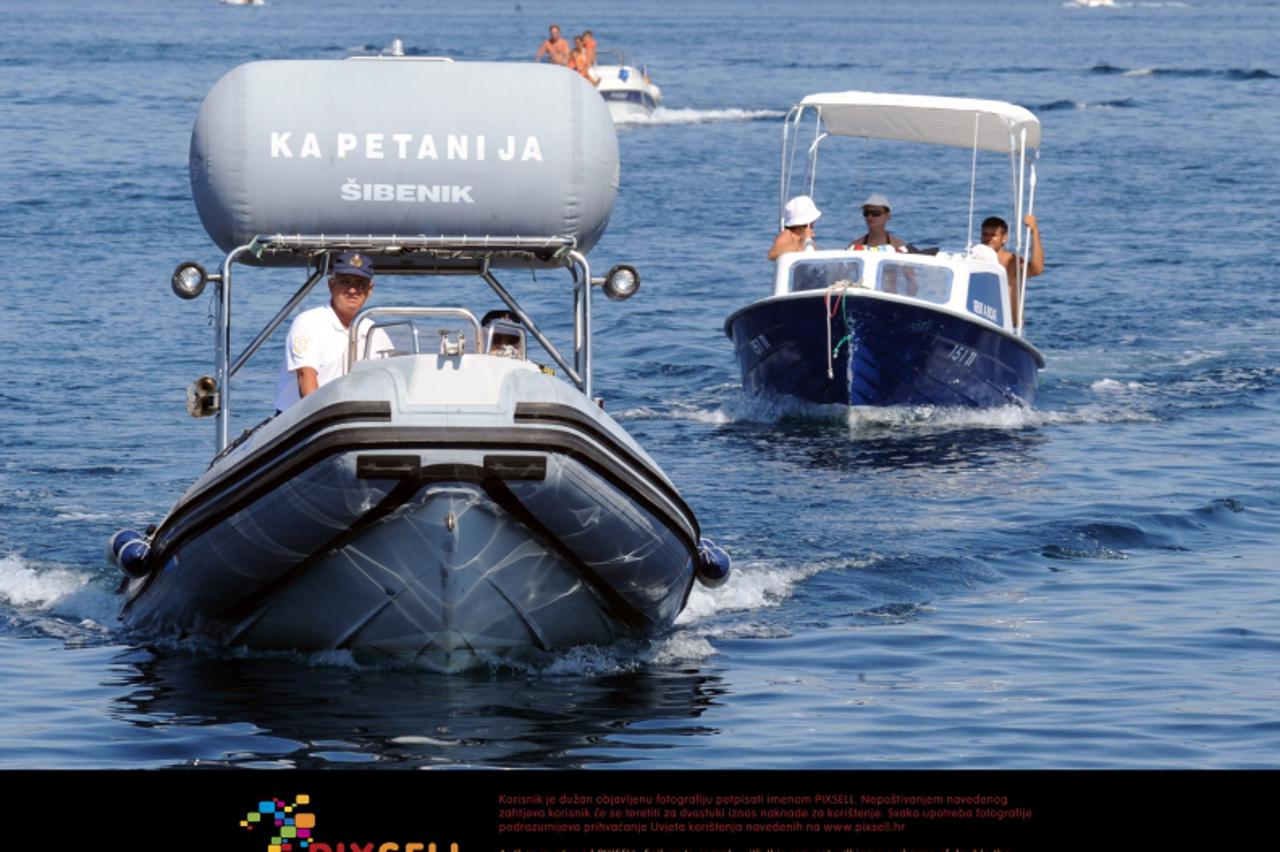 '25.08.2011., Tisno - U akciji Ministarstava mora, prometa i infrastrukture pojacanog nadzora plovila u zadarskom i sibenskom akvatoriju ucestvovalo je 10 brodova Lucke kapetnije Sibenik i Zadar sa 31
