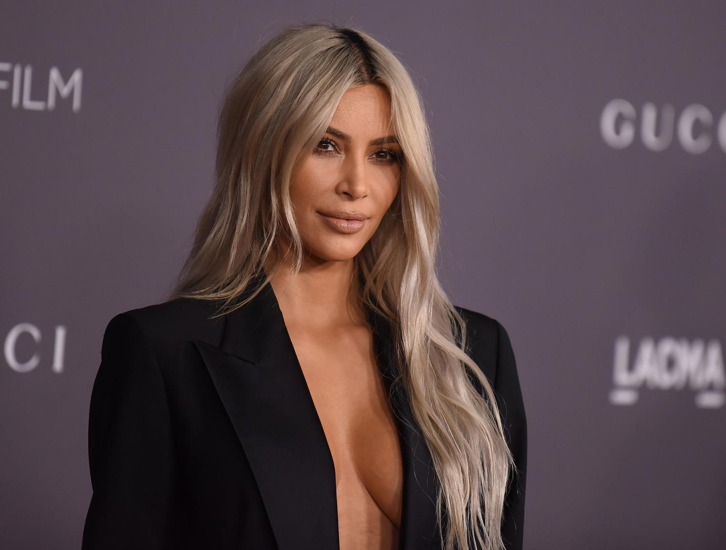 U Muzeju moderne umjetnosti u Los Angelesu održan je event Film Gala, na koji je došla i Kim Kardashian i opet je uspjela privući pažnju. 