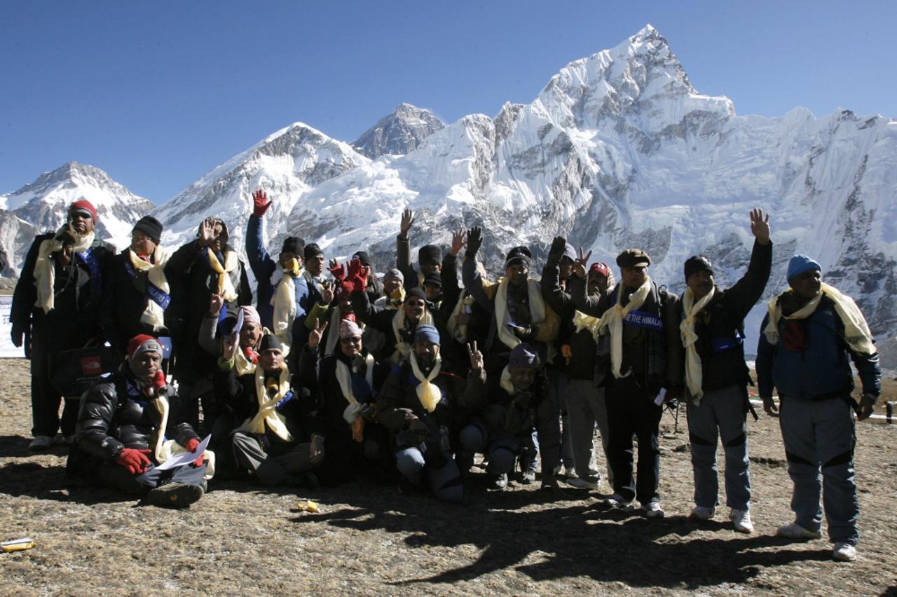 Everest, Nepalska vjada