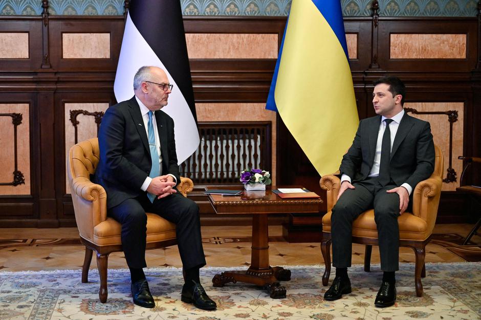 Estonian President Alar Karis meets with Ukrainian President Volodymyr Zelenskiy in Kyiv