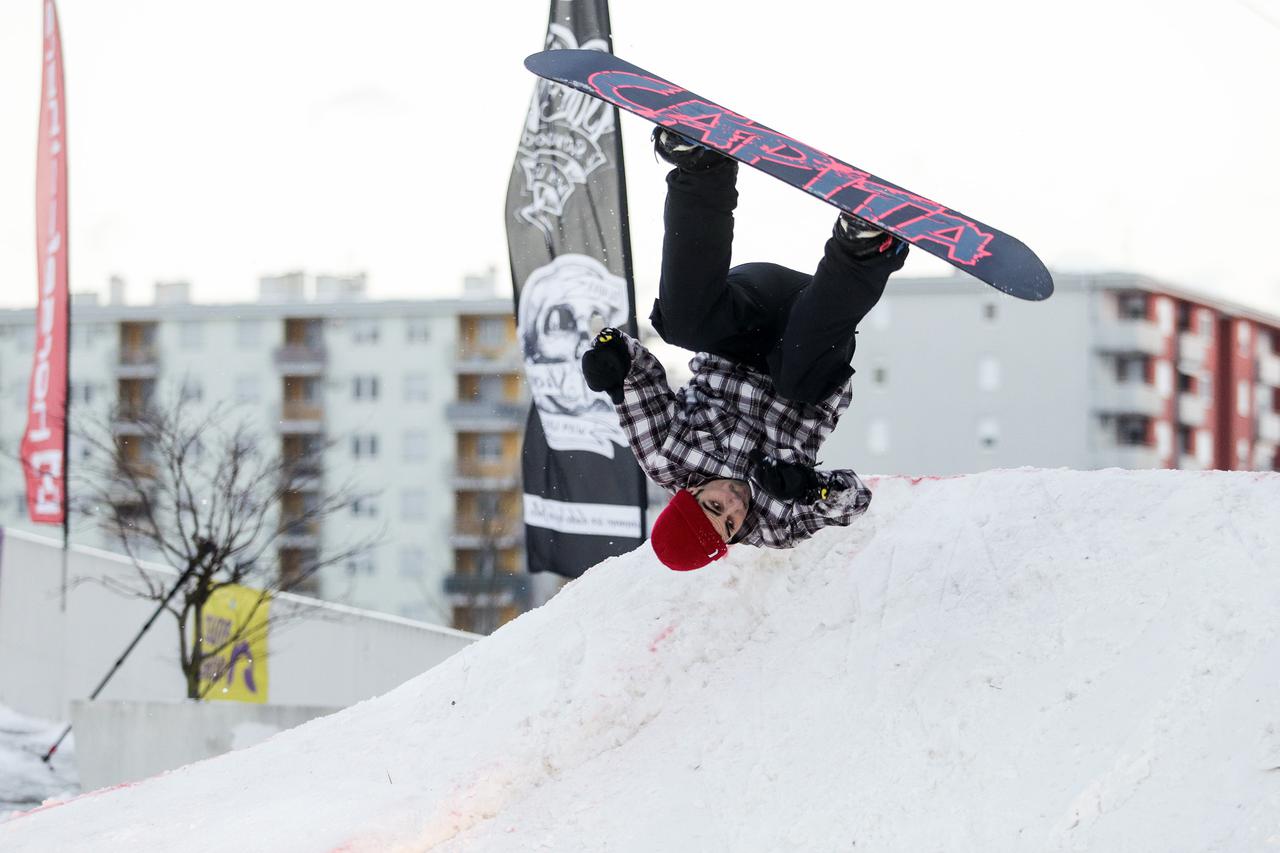 08.02.2015., Zagreb -  Guerilla Snowboard natjecanje ispred Arena centra.  Photo: Petar Glebov/PIXSELL
