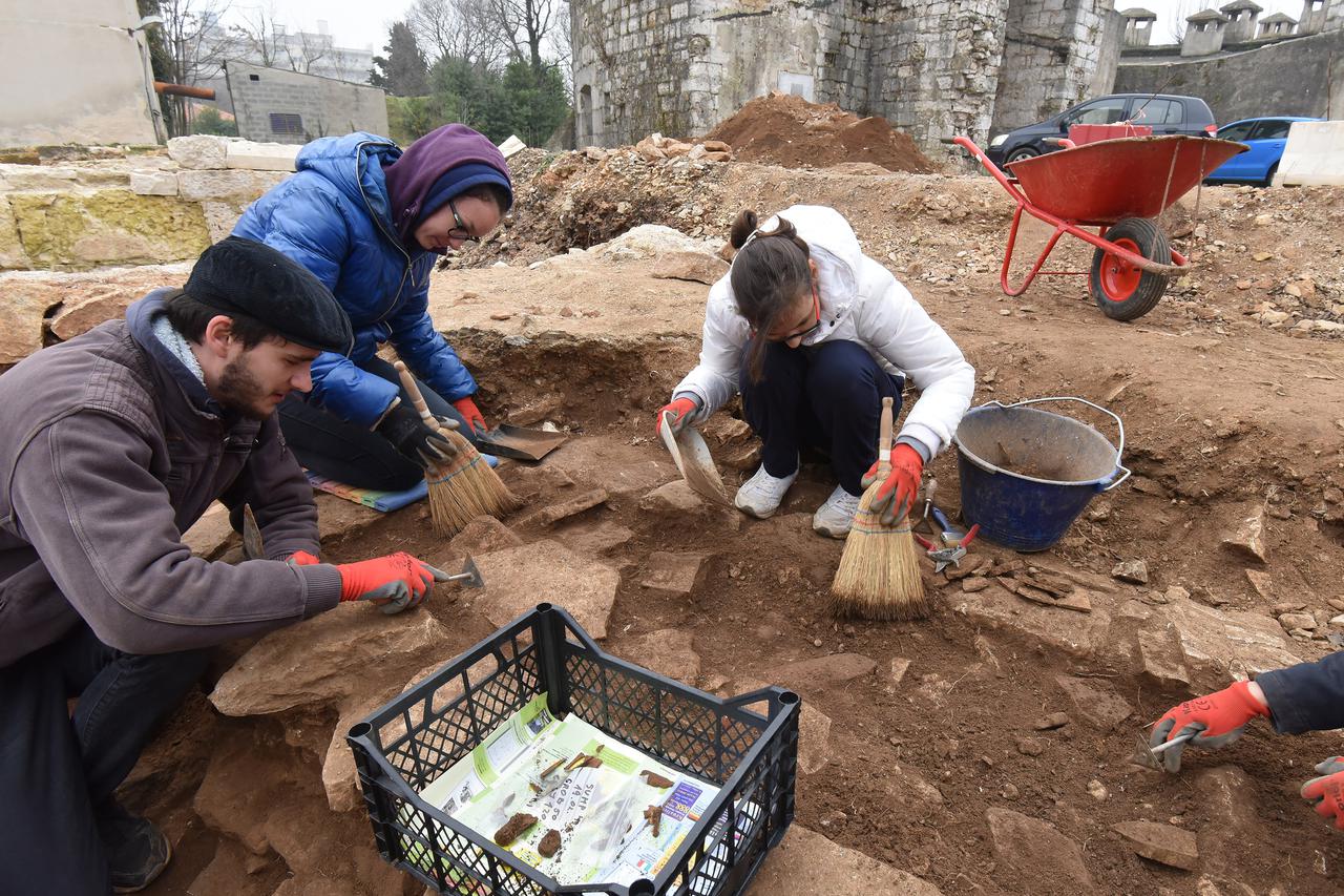 Pula: Arheološka istraživanja u sklopu pripremnih radova za proširenje studenskog kampusa