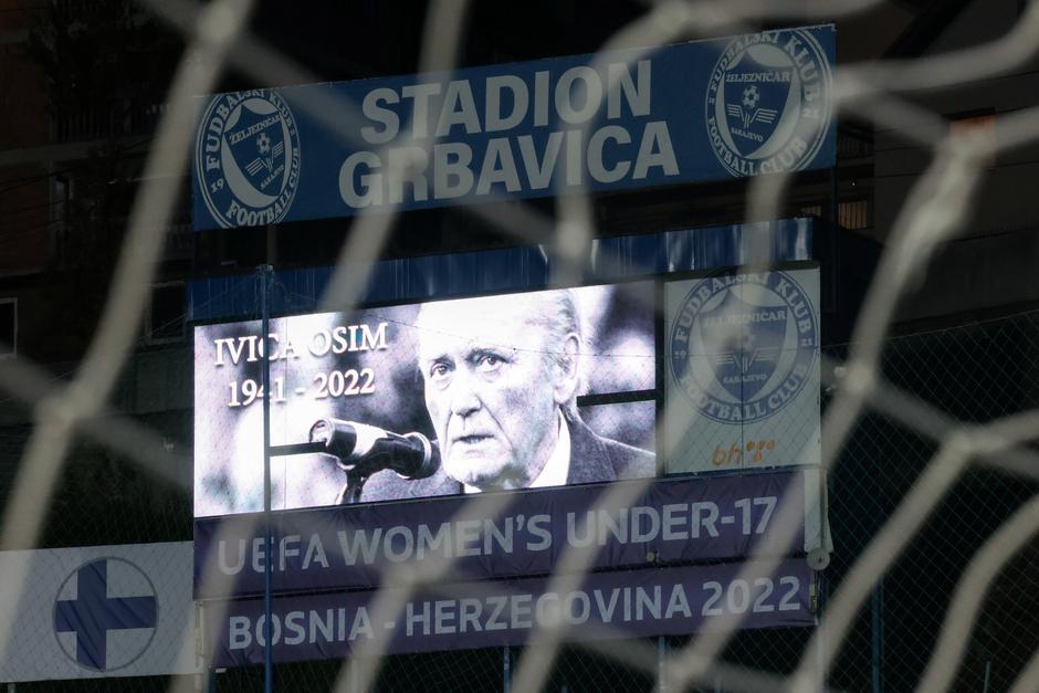 Sarajevo: Nogometni klub Željezničar odao je počast Ivici Osimu, legendi BiH nogometa