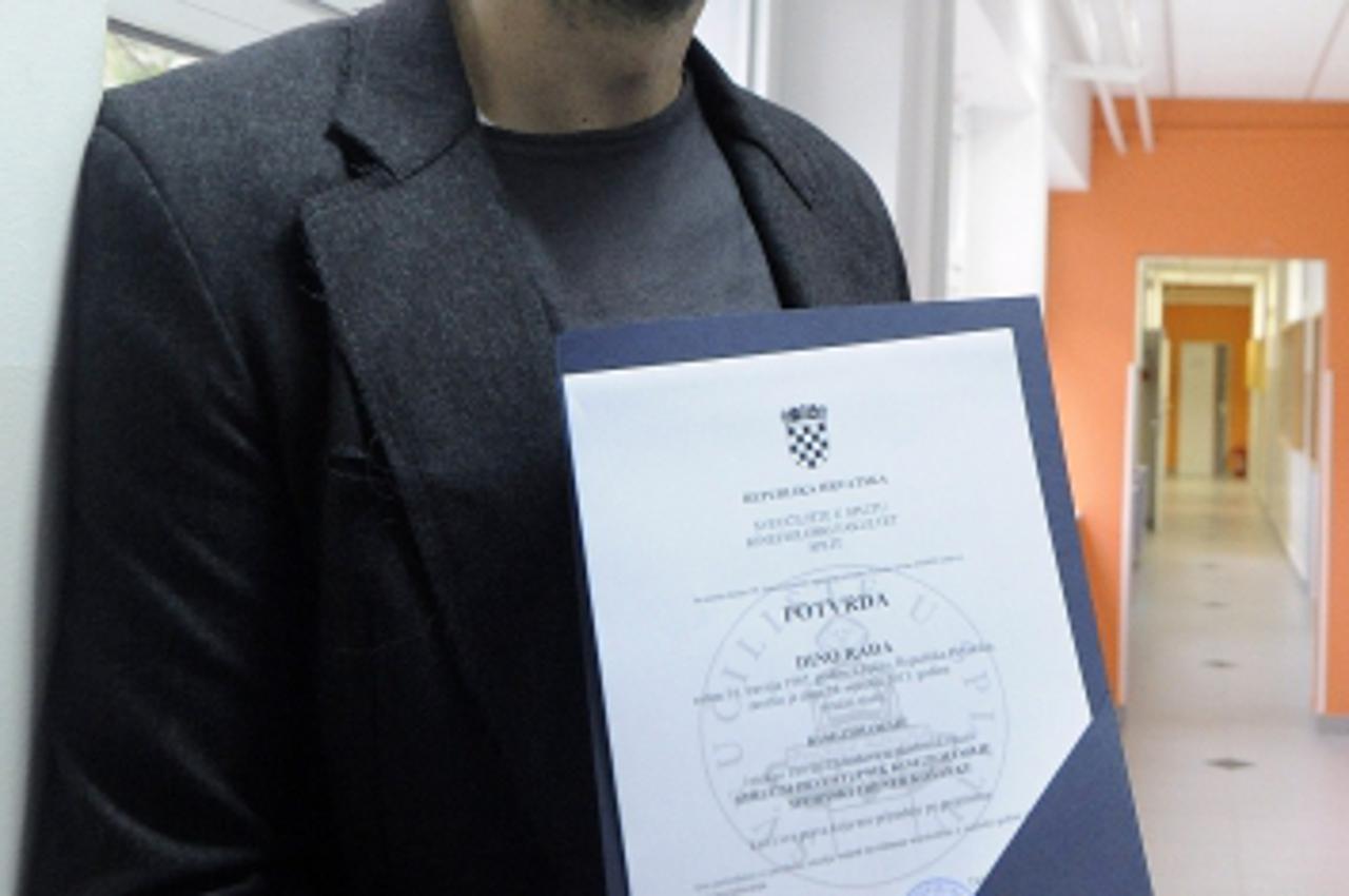 '24.01.2013., Split - Kosarkas Dino Radja diplomirao na Kinezioloskom fakultetu, na preddiplomskom strucnom studiju.  Photo: Tino Juric/PIXSELL'