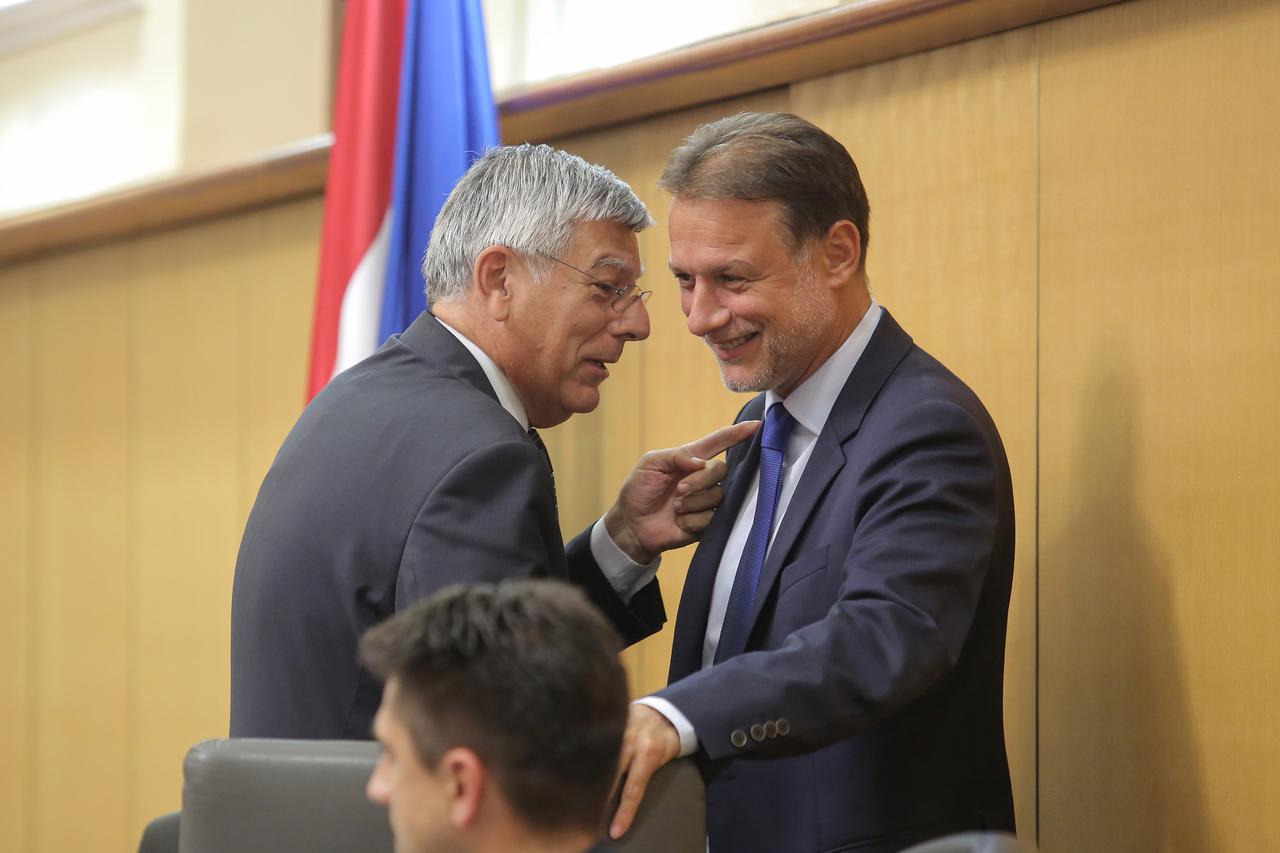 Zagreb: Rasparava o povjerenju ministru zdravstva Milanu Kujundžiću