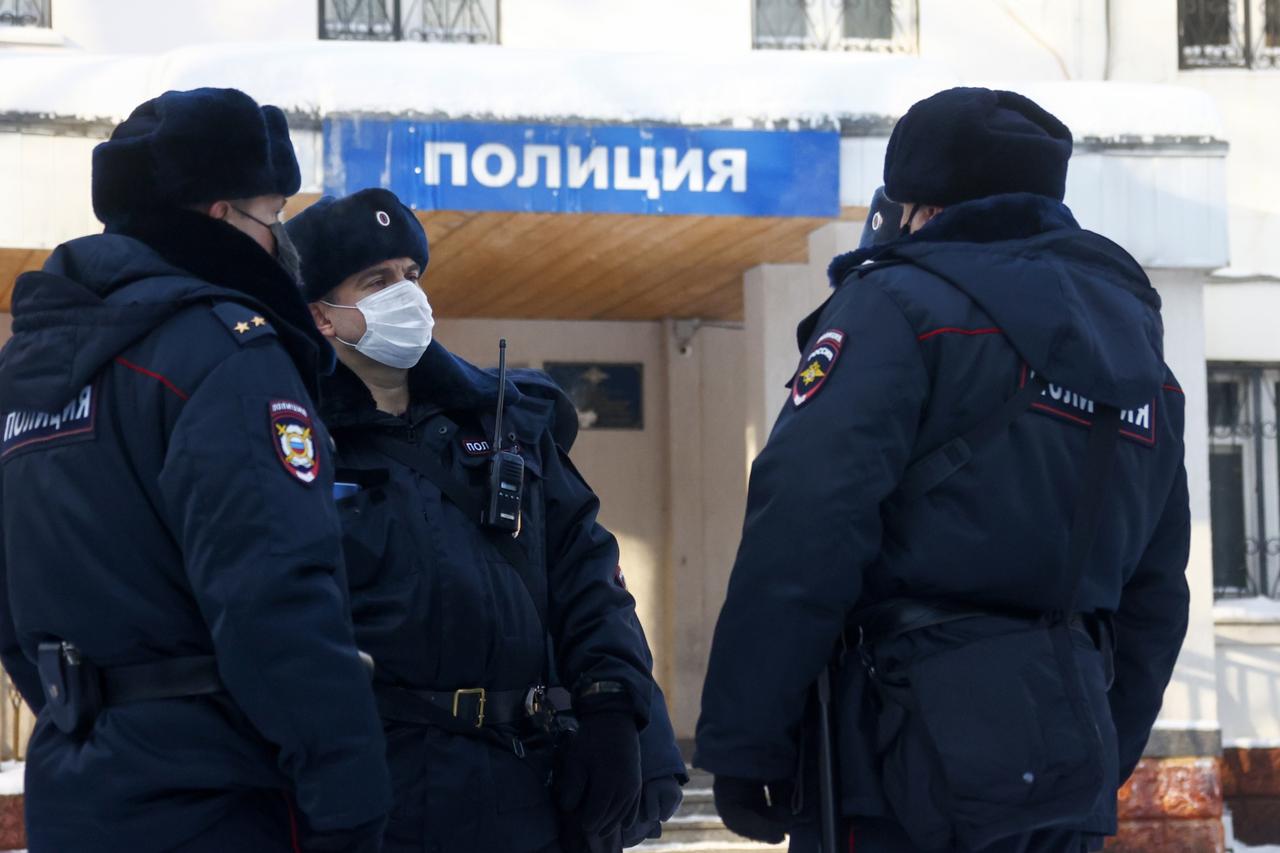 Police department where opposition activist Alexei Navalny is held
