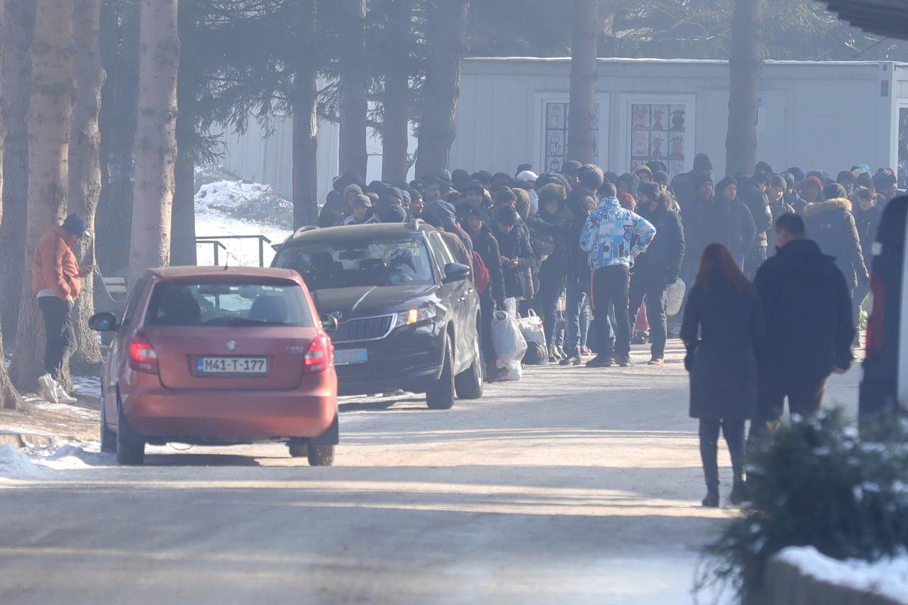 Sarajevo: Oko 150 migranata iz prihvatnog centra Ušivak prebačeni u Blažuj