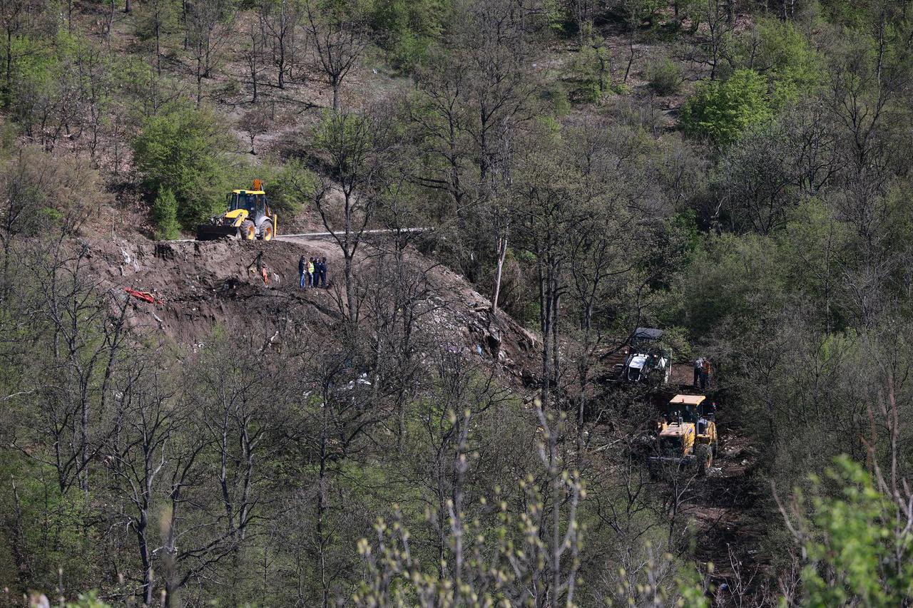 Bor: Policija pretražuje divlji deponij u potrazi za malom Dankom