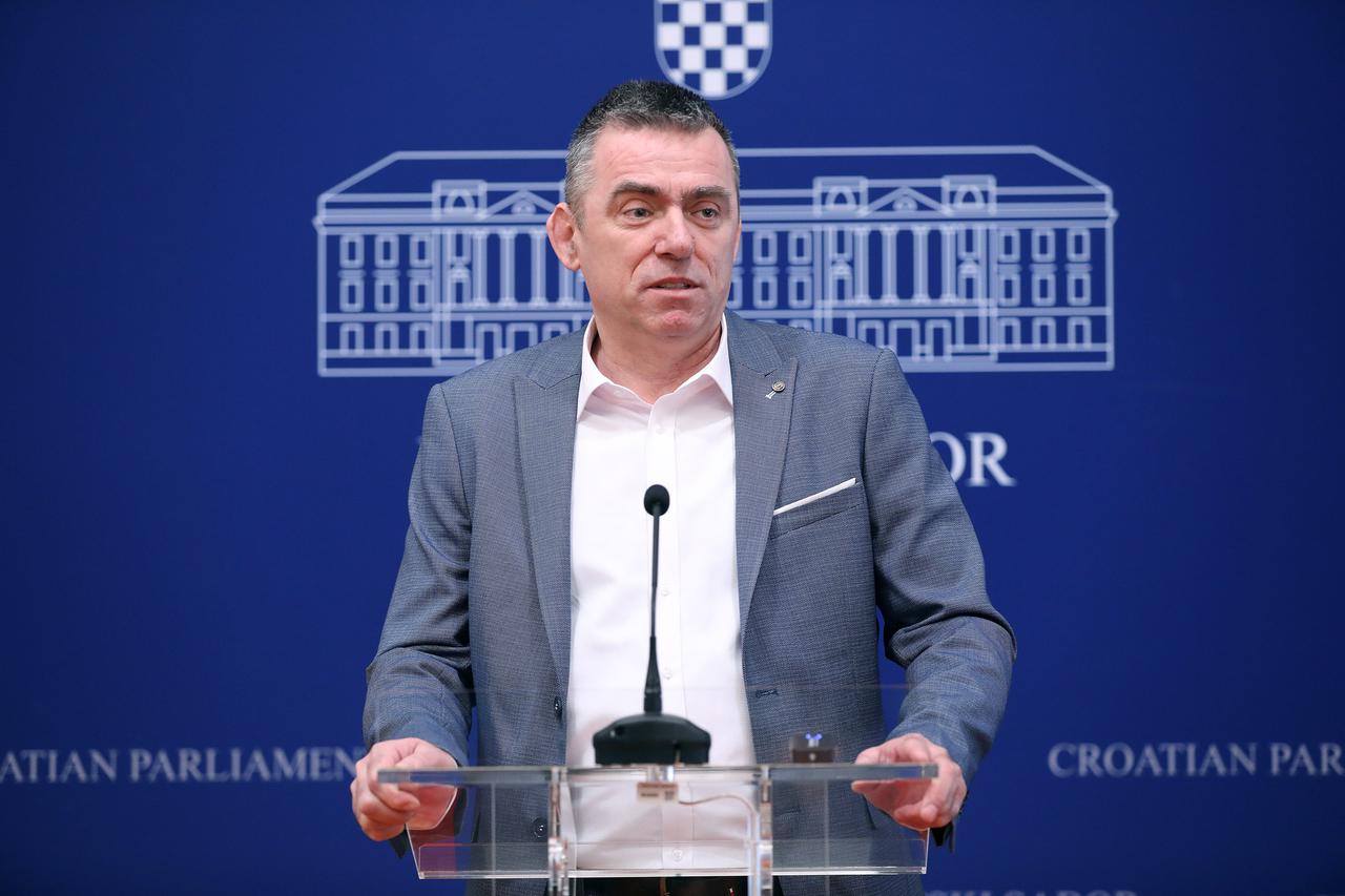 Zagreb: Stipo Mlinarić o političkim aktualnostima