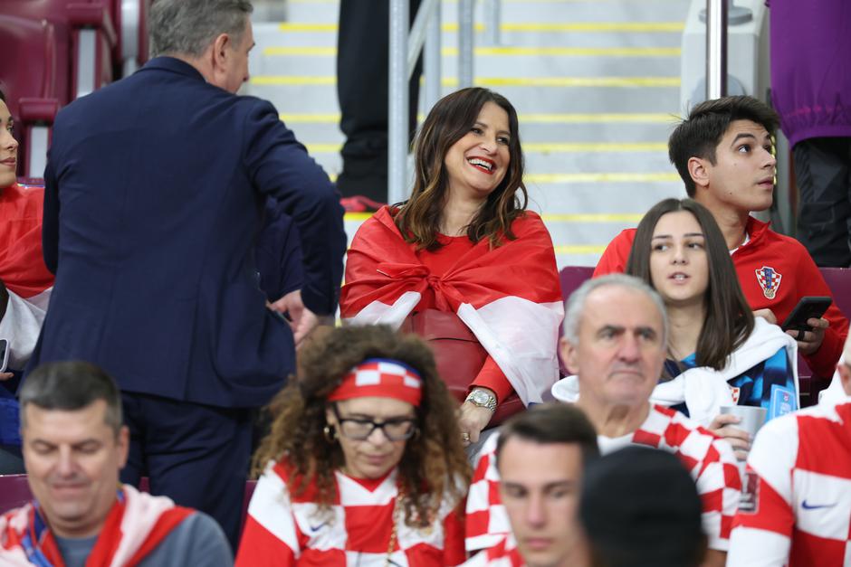 KATAR 2022 - Supruga Zlatka Dalića na tribini prati utakmicu Hrvatske i Maroka u borbi za broncu 