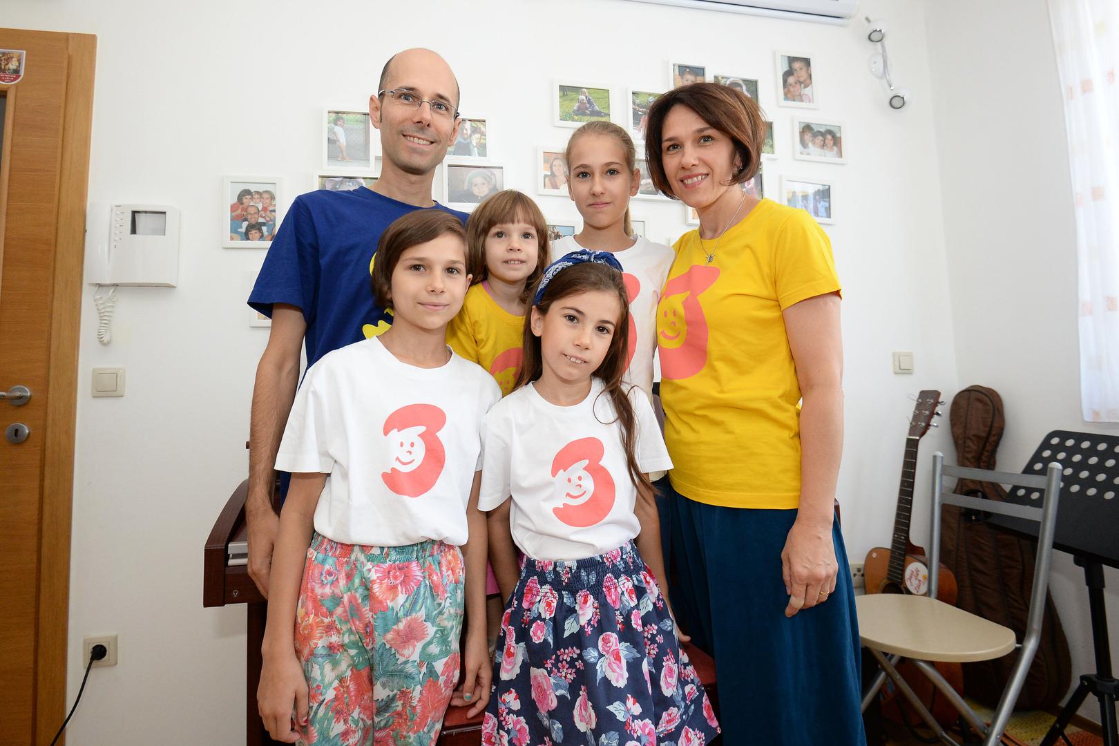 obitelj 3plus - Udruga obitelji s troje i više djece razvila je projekt obiteljske kartice, na slici njezin šef Ivan Malbašić s obitelji
