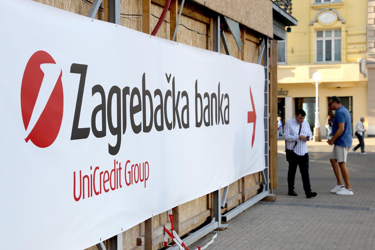 Zagreb: Poslovnica Zagrebačke banke na  Jelačićevom trgu