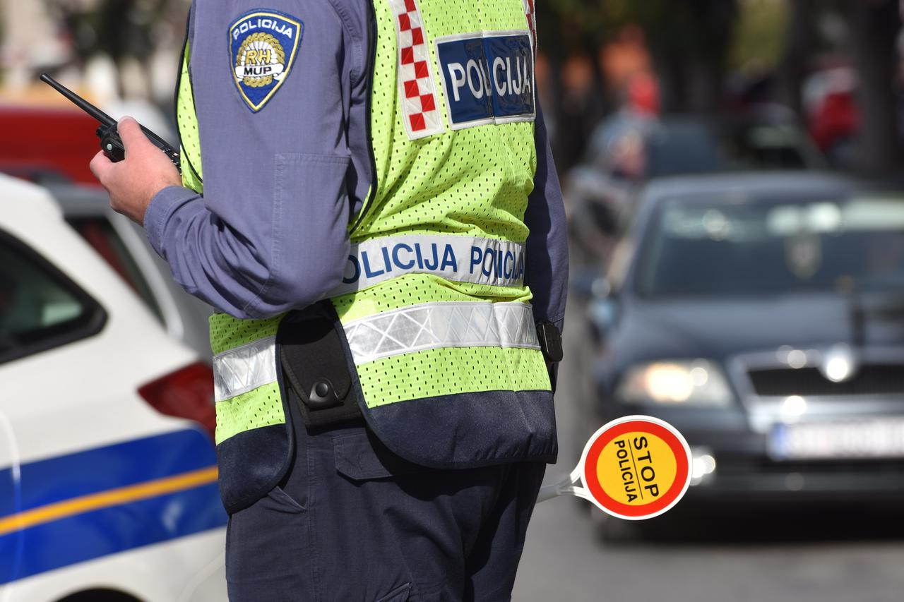 Šibenik: Policija organizirala akciju Dan ljubaznosti u prometu