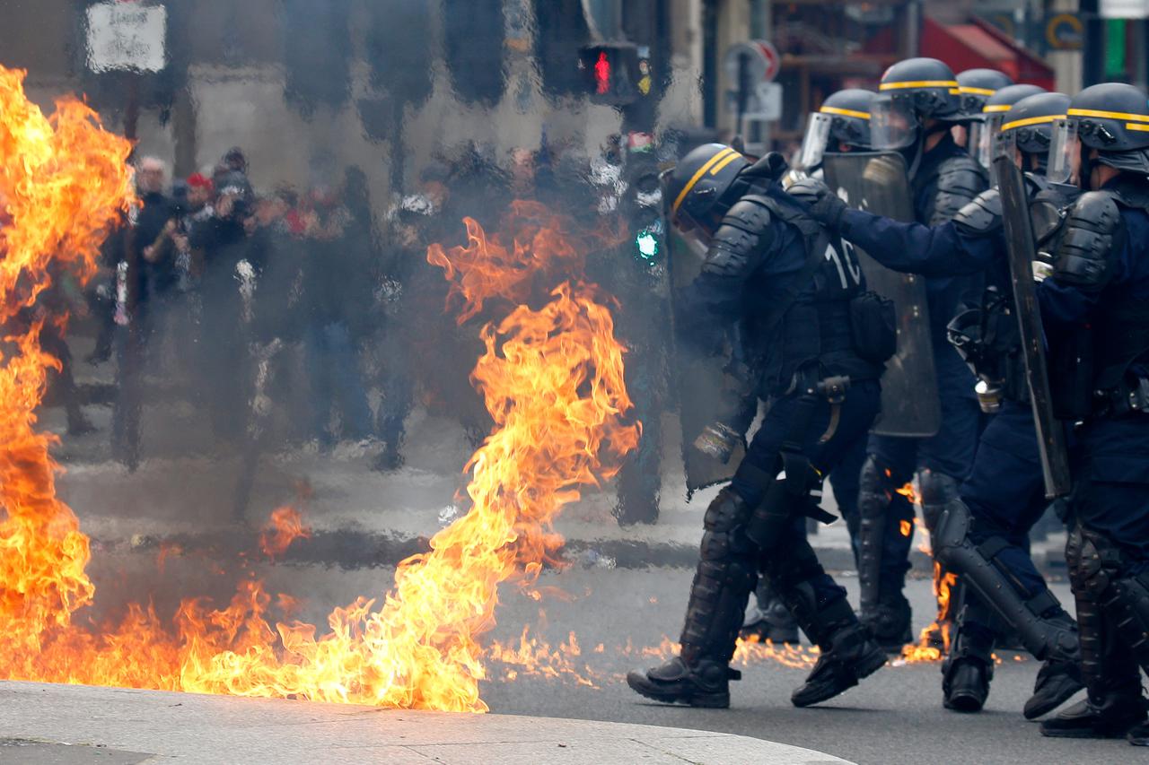 Sukob prosvjednika i policije u Parizu