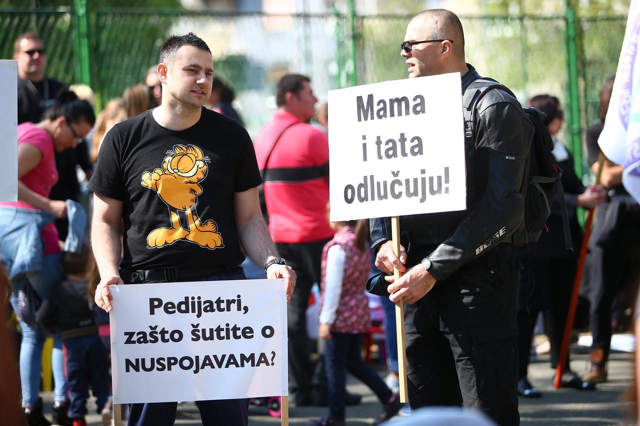 Zagreb: Mirni prosvjed roditelja protiv obaveznog cjepljenja djece