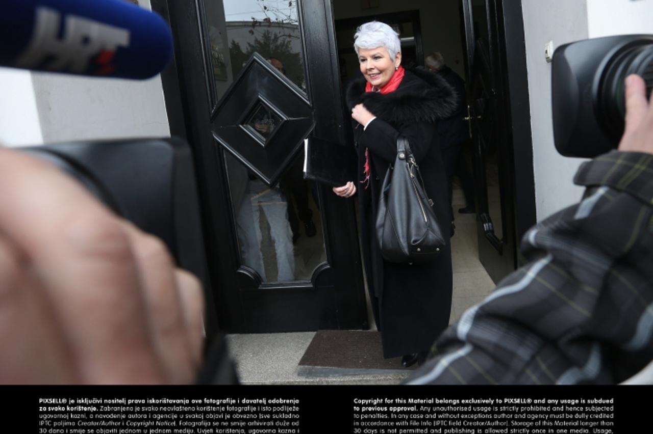 '01.03.2013., Zagreb - Nakon zasjedanja visokog suda casti HDZ-a, Jadranka Kosor dala je izjavu za medije.    Photo: Marko Lukunic/PIXSELL'