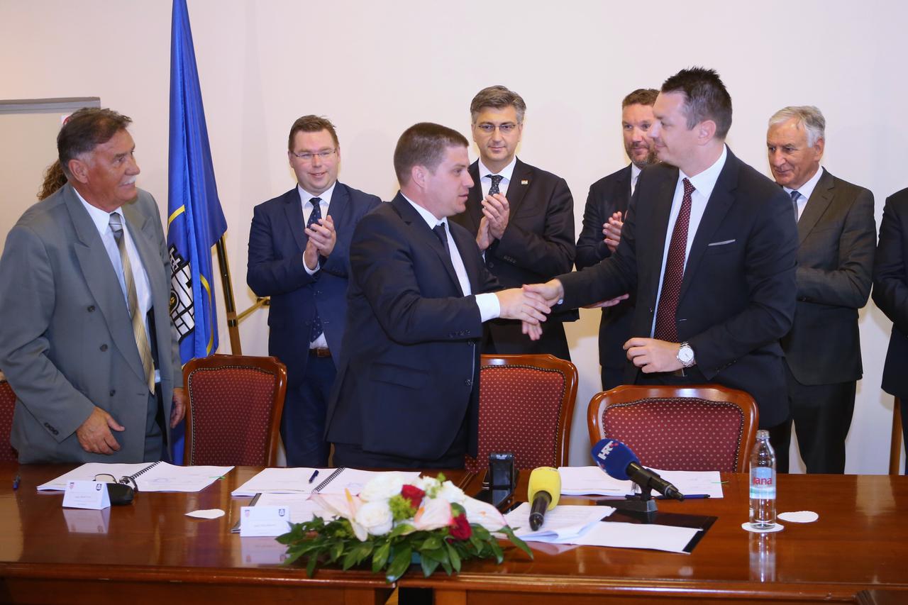 Potpisan ugovor za projekt Rekonstrukcija lukobrana Puntin - luka Korčula