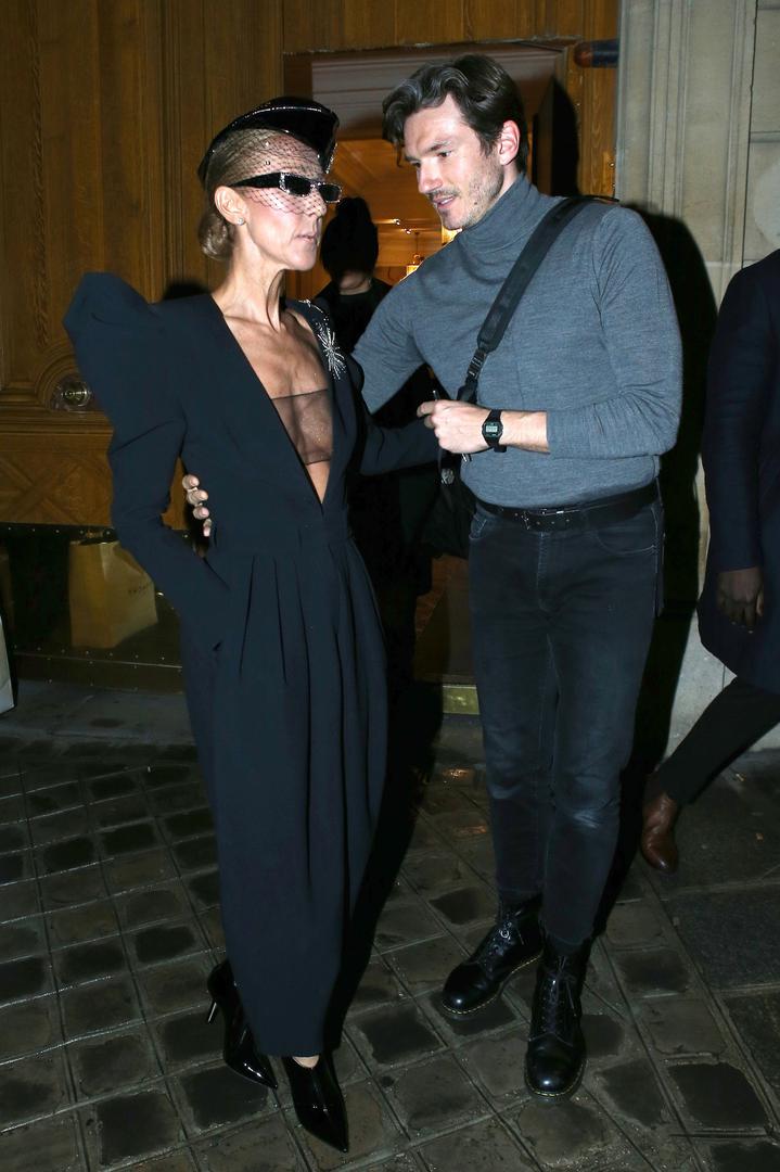 Sudeći po fotografijama koje stižu s tjedna mode u Parizu slavna pjevačica opet je sretna u ljubavi i to, kako se šuška s Pepeom Munozom
