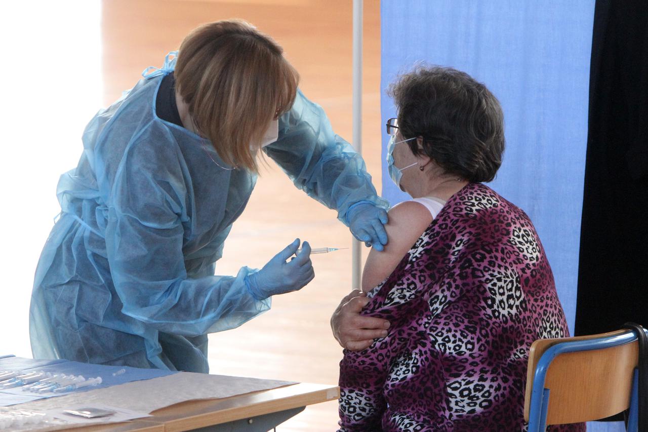 Nastavljeno cijepljenje građana protiv covida-19