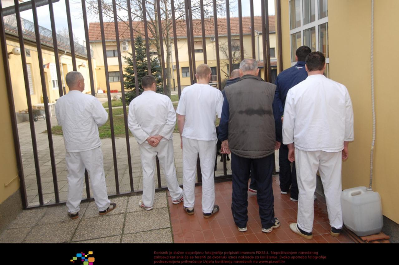 \'13.01.2012., Bjelovar - Predstavnici Grada Bjelovara vec tradicionalno godisnje obilaze bjelovarski zatvor kako bi se upoznali s uvjetima boravka i zivota zatvorenika i pritvorenika. Bjelovarski zat