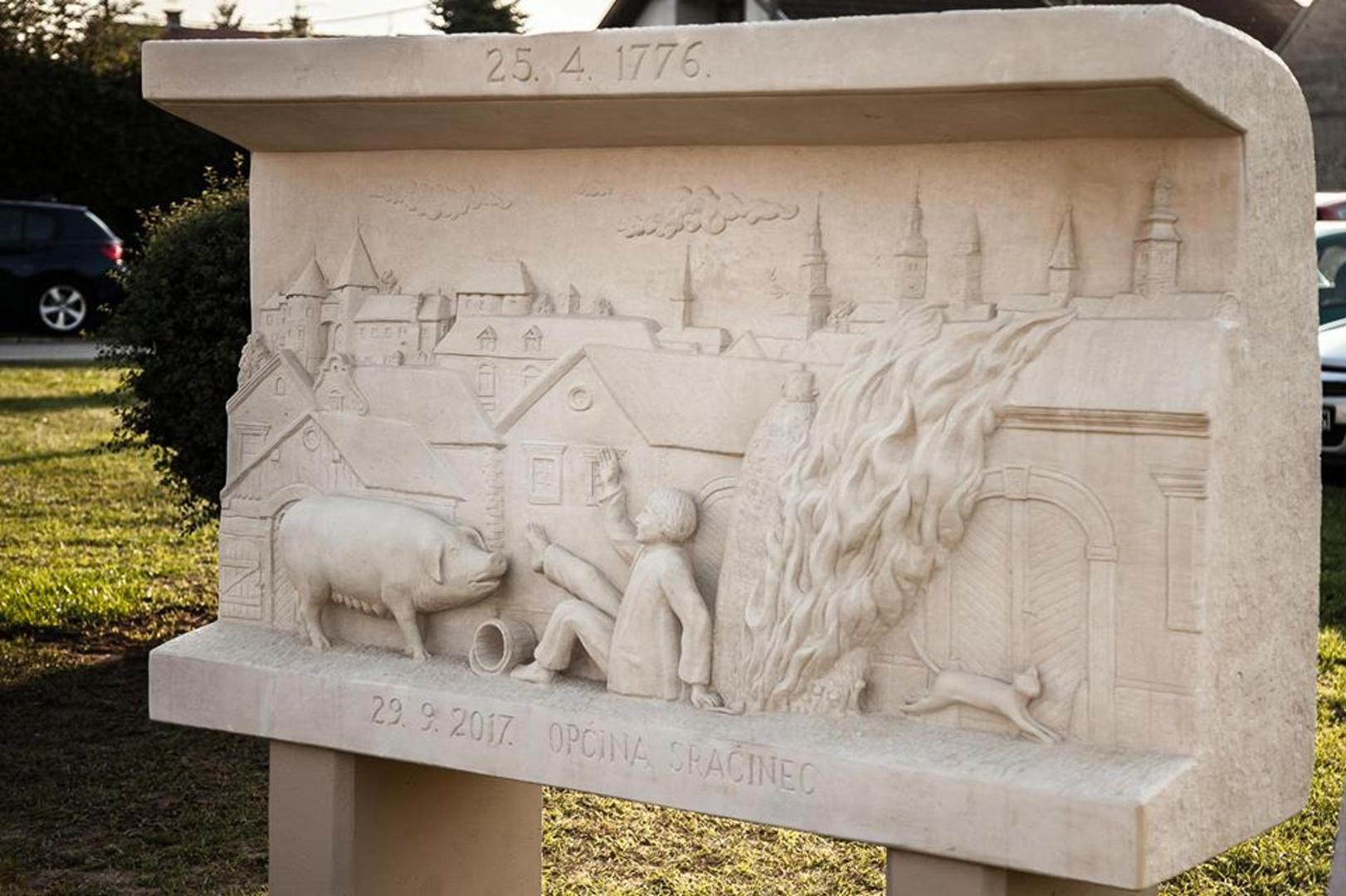 U Sračincu su podigli spomenik događaju koji je promijenio povijest kraja, na kojemu je, uz svinju, uklesan lik Jakoba Verčeka, koji je kažnjen s 24 udarca batinom