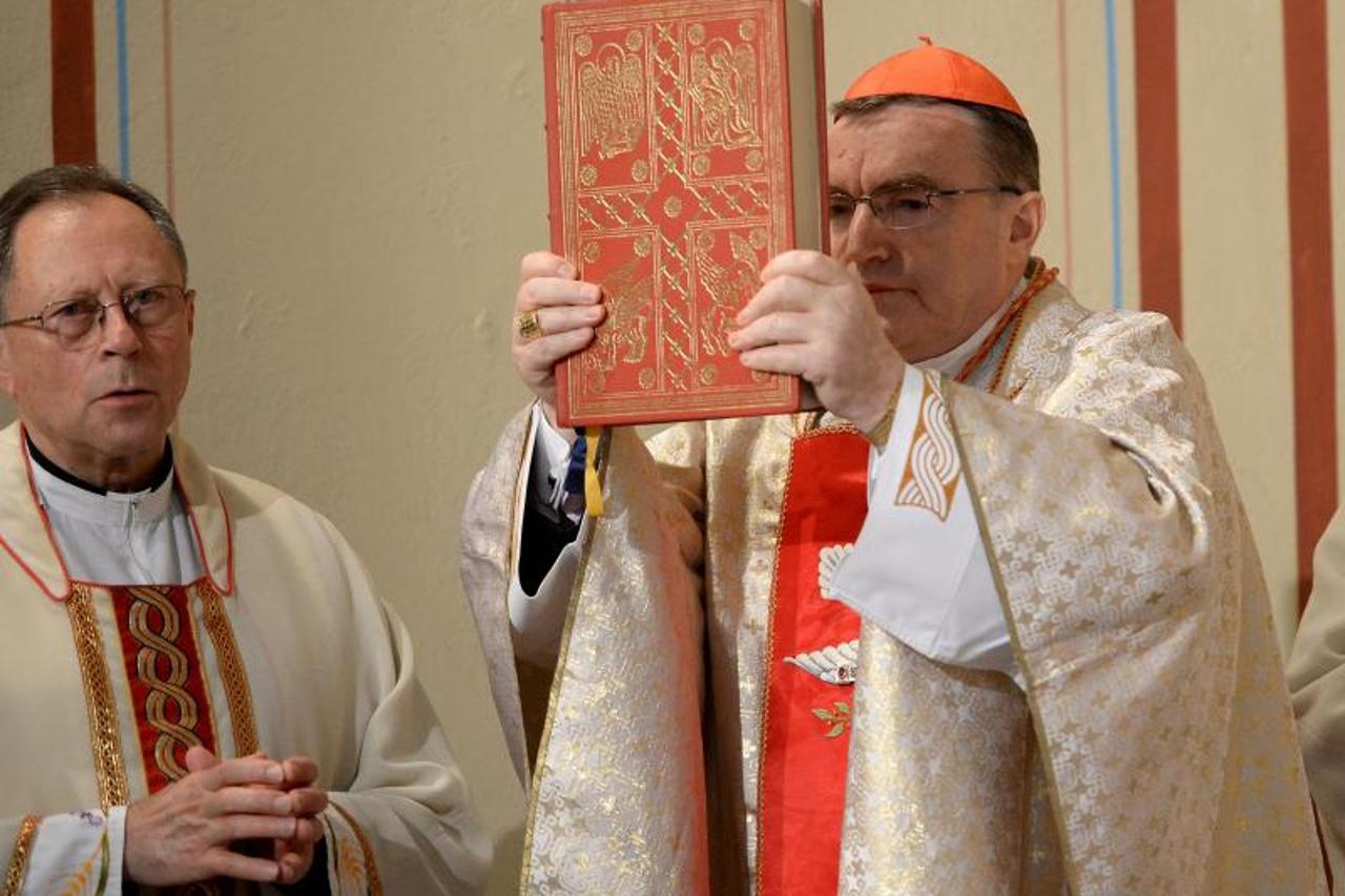Kardinal Bozanić predvodio misu na Mirogoju