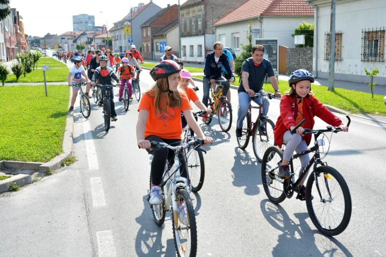 Djeca biciklisti