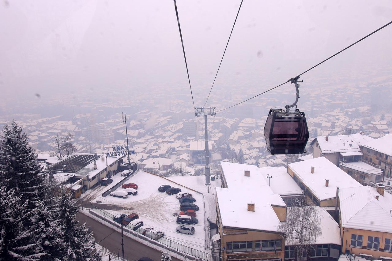 Sarajevo: Prema mjerenjima veleposlanstva SAD-a kvaliteta zraka je "vrlo nezdrava"