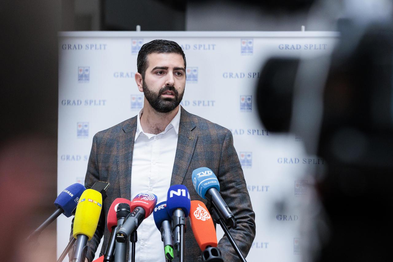 Split: Ivica Puljak i predstavnici stranaka u Gradskom vijeću nakon zajedničkog sastanka dali su izjave za medije 