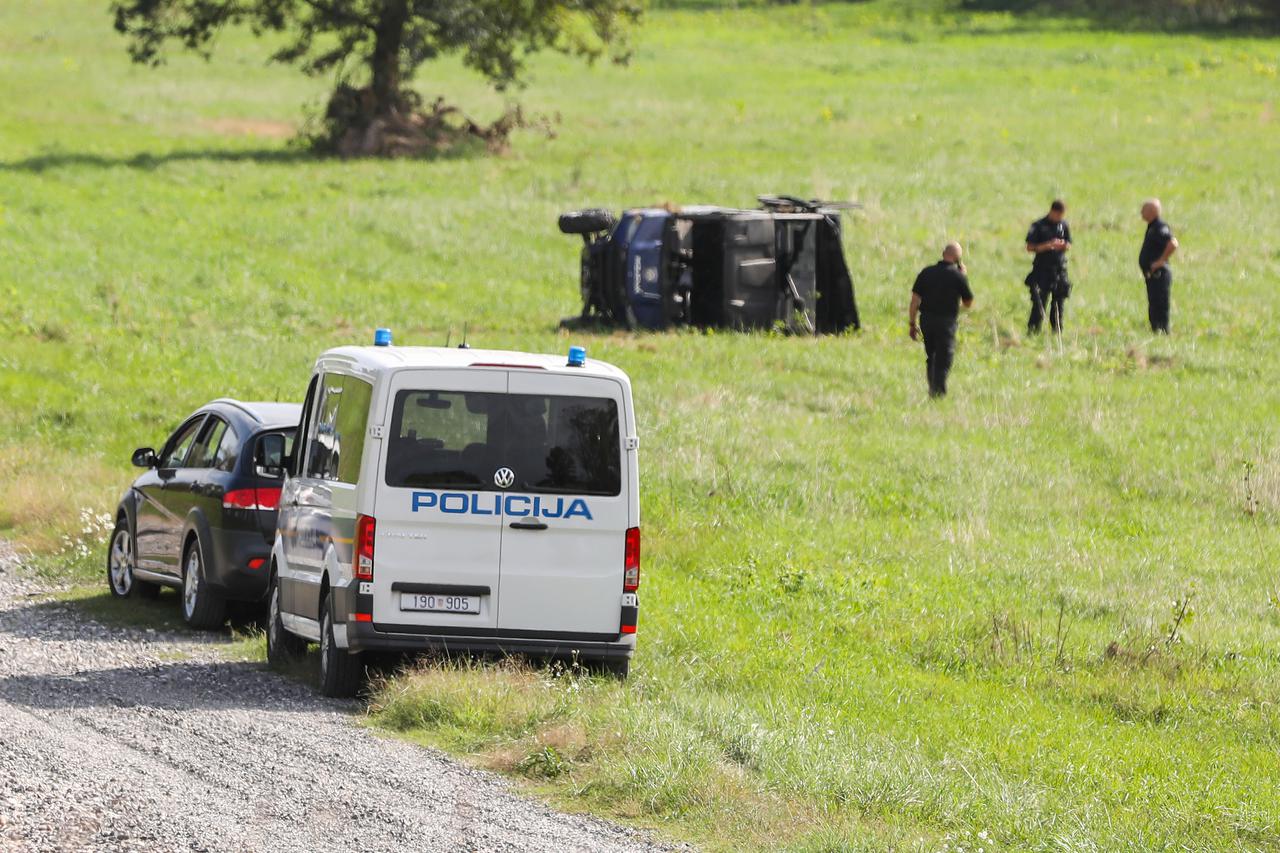 Zagreb: U prevrtanju policijskog terenca jedan policajac poginuo, trojica ozlijeđena 