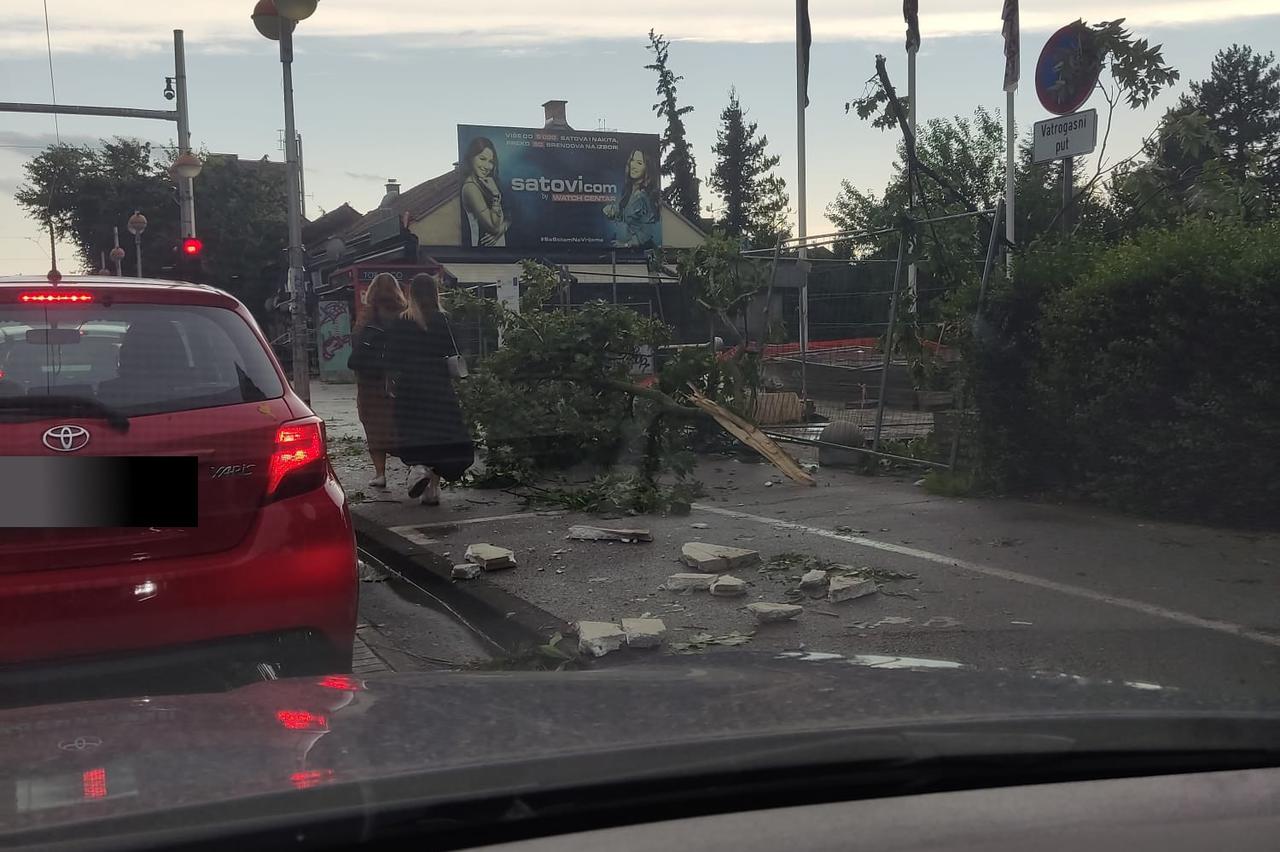 Vjetar napravio veliku štetu Zagrebu