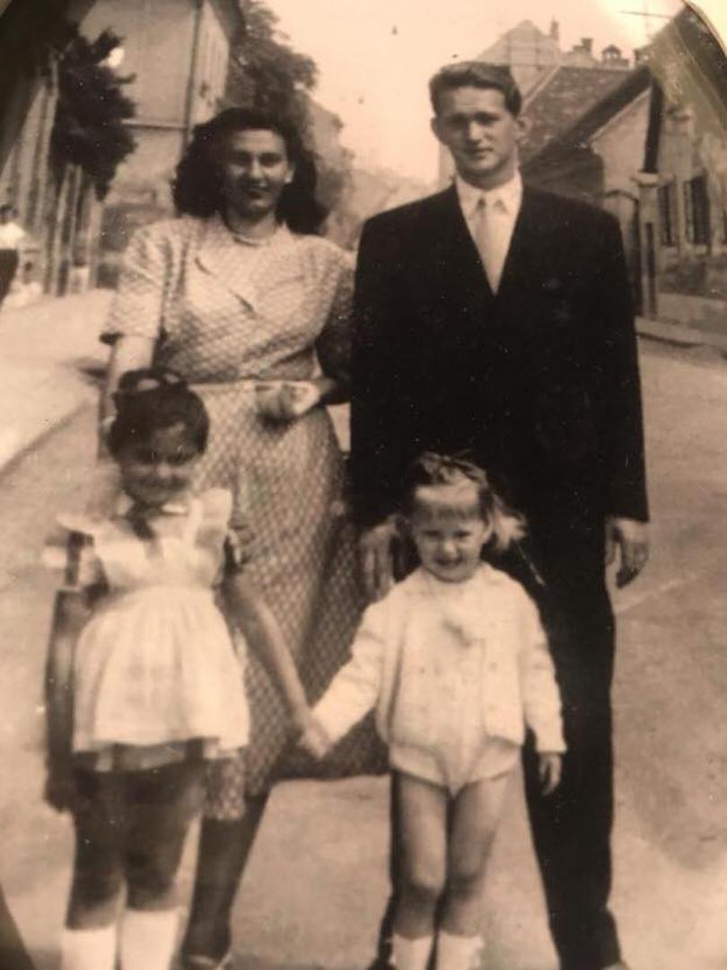 Obiteljska fotografija iz 1955. godine.