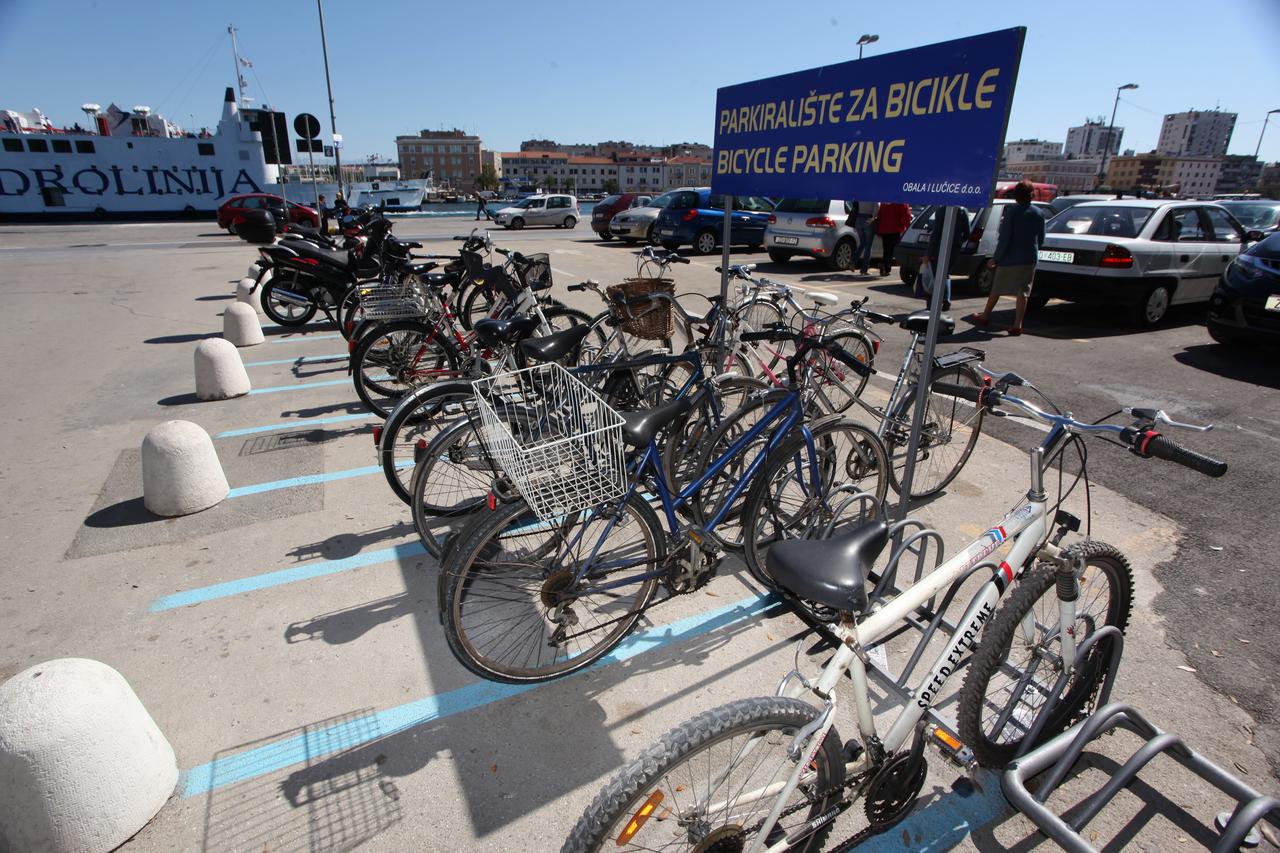 06.05.2011., Zadar - Grad dobio novi kutak za parkiranje bicikala. Photo: Zeljko Mrsic/PIXSELL