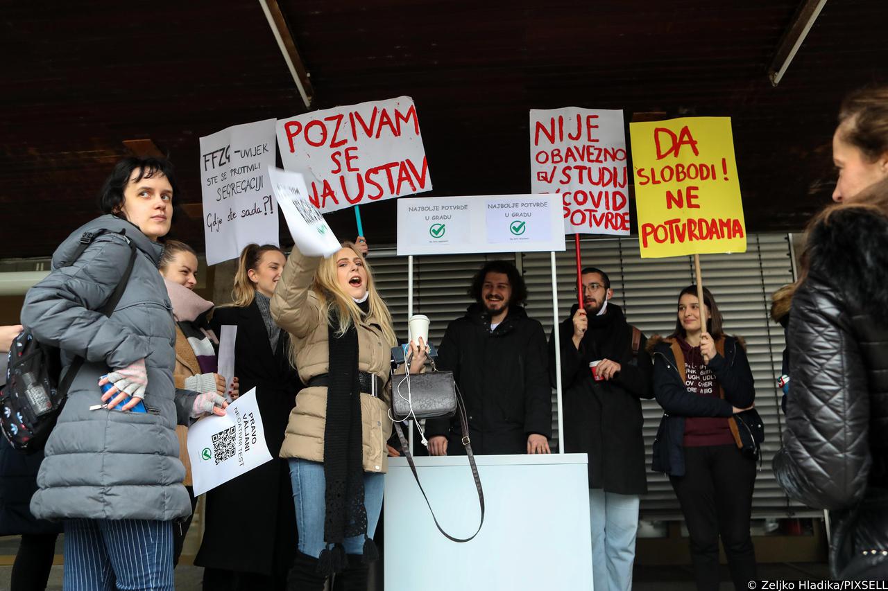 Prosvjed studenata Filozofskog fakulteta u Zagrebu zbog uvođenja covid potvrda