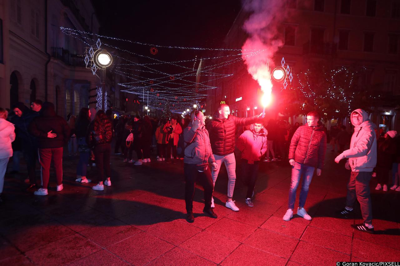 Rijeka: Slavlje nakon pobjede Hrvatske nad Marokom u borbi za broncu