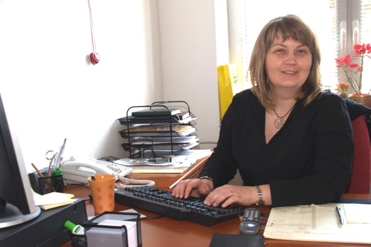 '20.10.2010., Bjelovar - Tatjana Bedekovic, ravnateljica Centra za socijalnu skrb Bjelovar  Photo: Damir Spehar/PIXSELL'