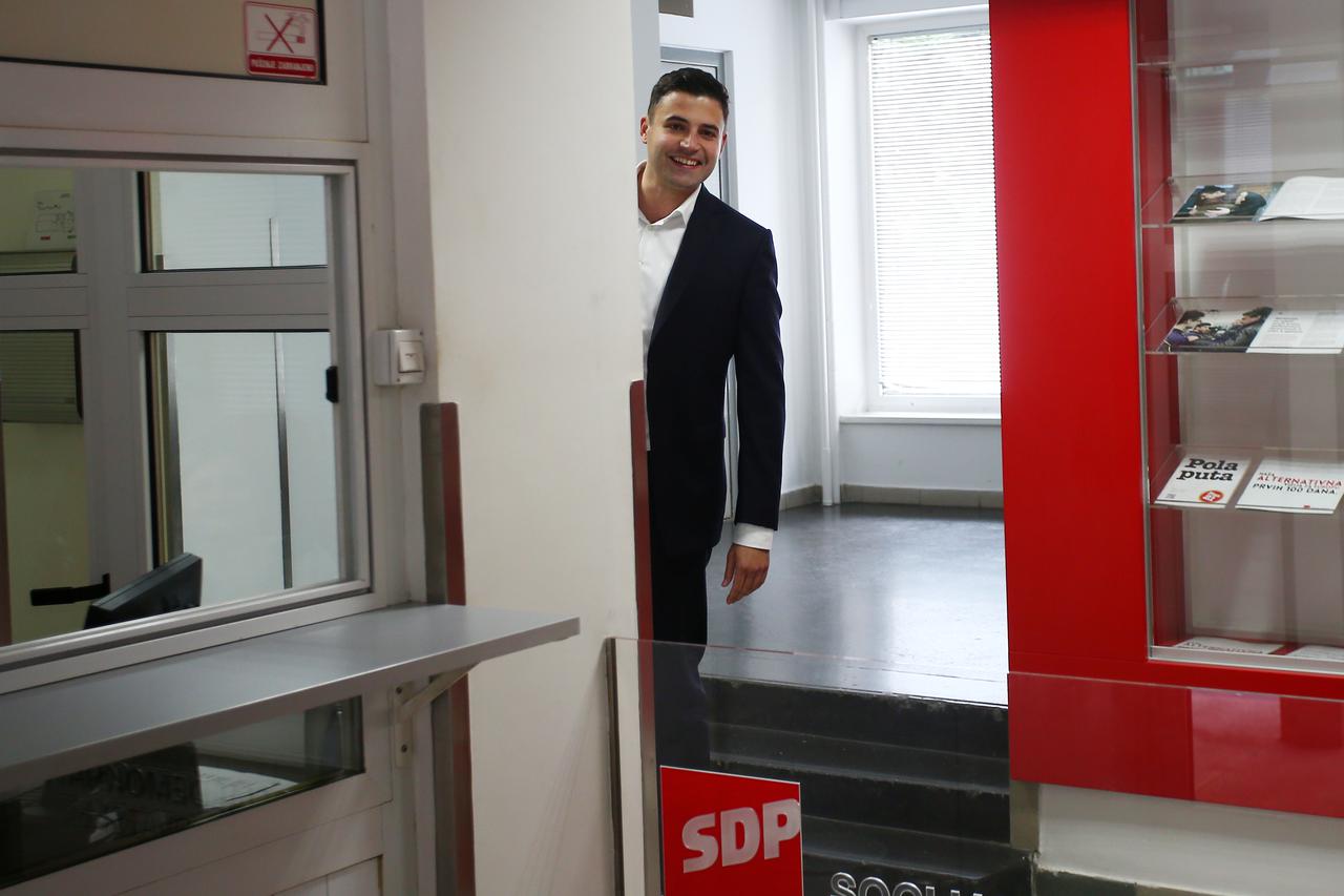 Zagreb: Članovi SDP-a dolaze na sjednicu Predsjedništva stranke