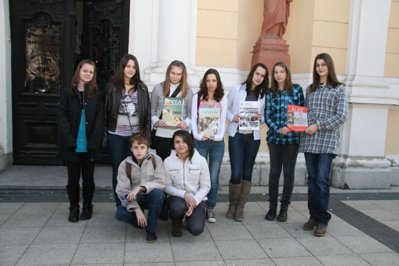 '24.02.2011.,Karlovac- Mladi novinari osnovnih i srednjih skola sa casopisima koje su radili. Dominik Grguric/PIXSELL'