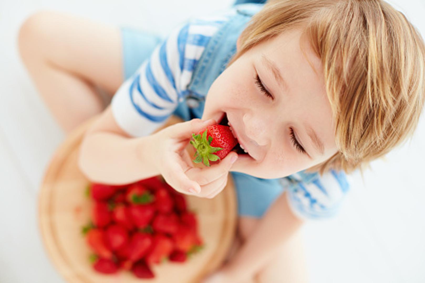 Hrane ima posvuda samo ne u ustima – Sva djeca su "neuredna" kada je riječ o konzumaciji jela, no nemojte to izreći naglas. 

