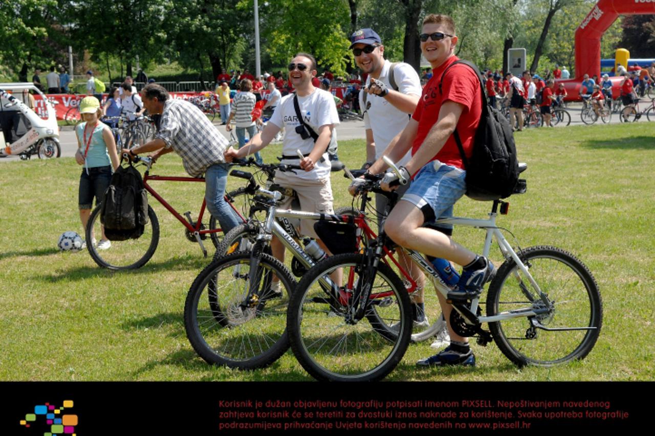 '10.05.2009., Zagreb - Odrzana je 30. Vecernjakova biciklijada, koja je krenula s Borongaja, a cilj je bio na Jarunu.  Photo: Boris Scitar/Vecernji list'
