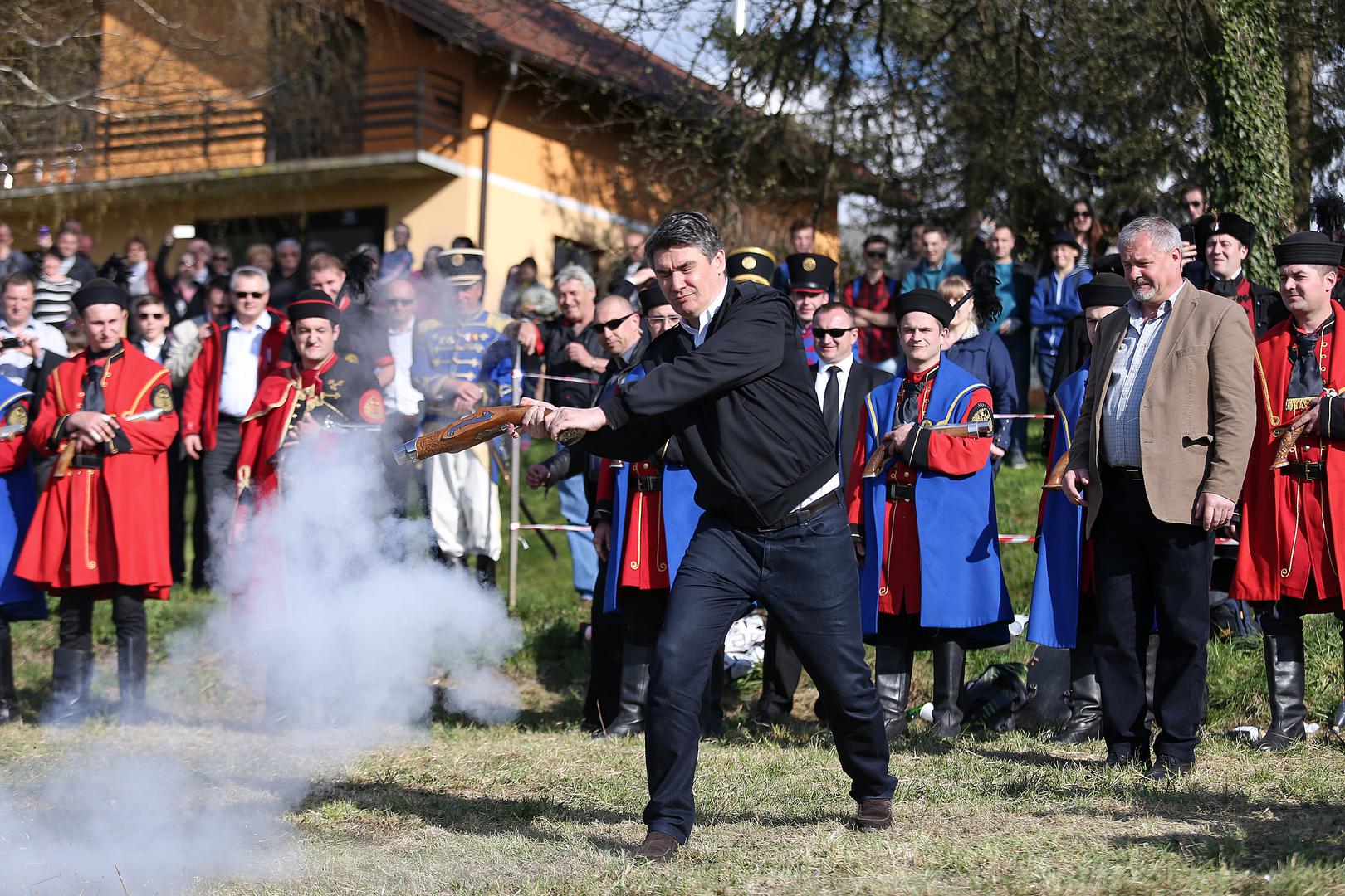 Zoran Milanović sudjelovao na manifestaciji Kostelska uskrsna pištola