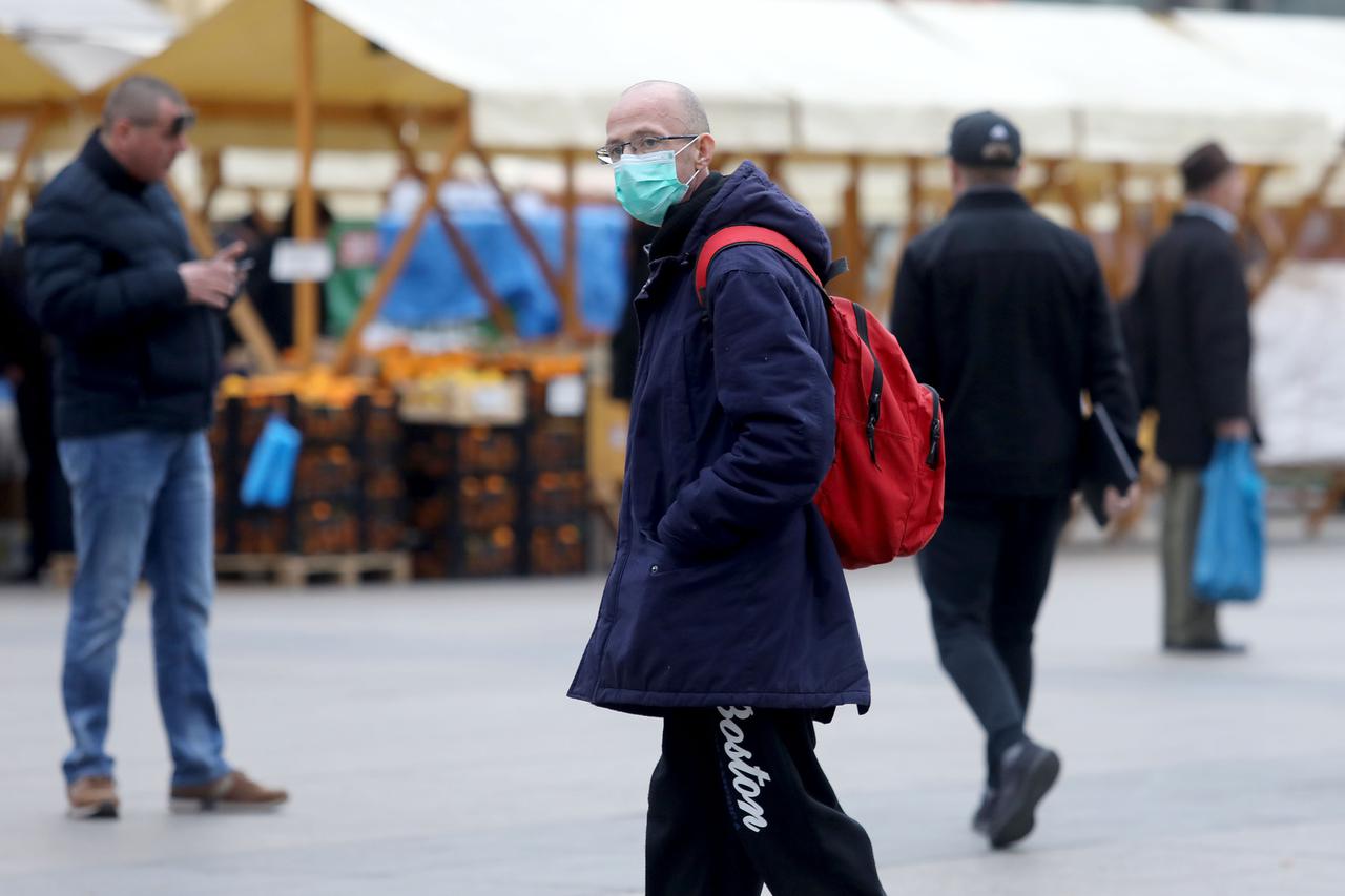 Zagreb: Pojedinci u centru grada nose zaštitne medicinske maske
