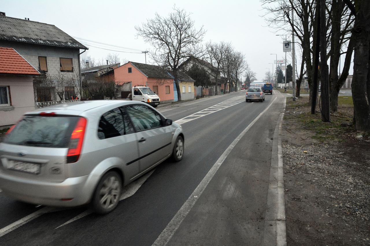 Slavonski Brod: Zbog prilazne ceste trgovina Lidla već dva mjeseca čeka otvaranje