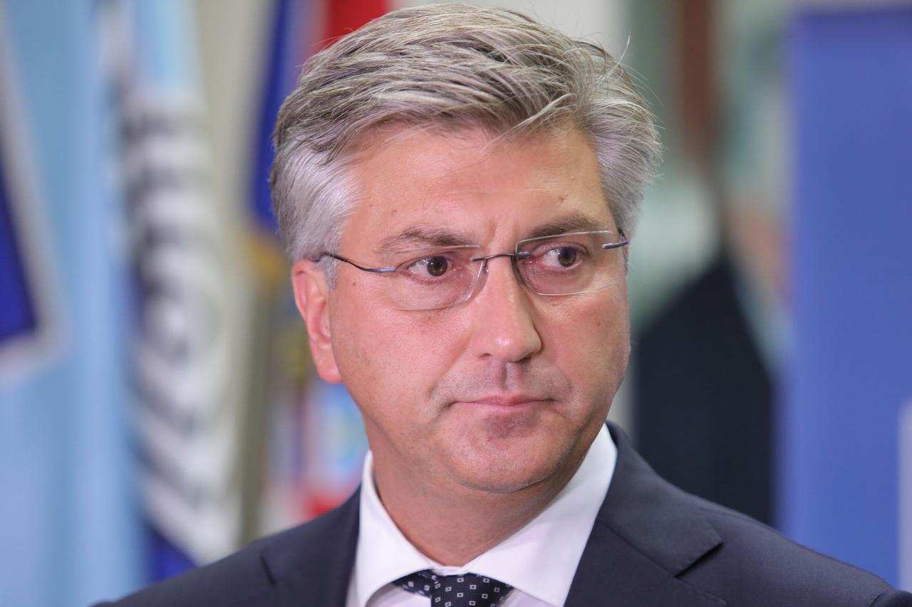 Zagreb: Plenković dao izjavu za medije nakon sjednice Predsjedništva i Nacionalnog vijeća HDZ-a